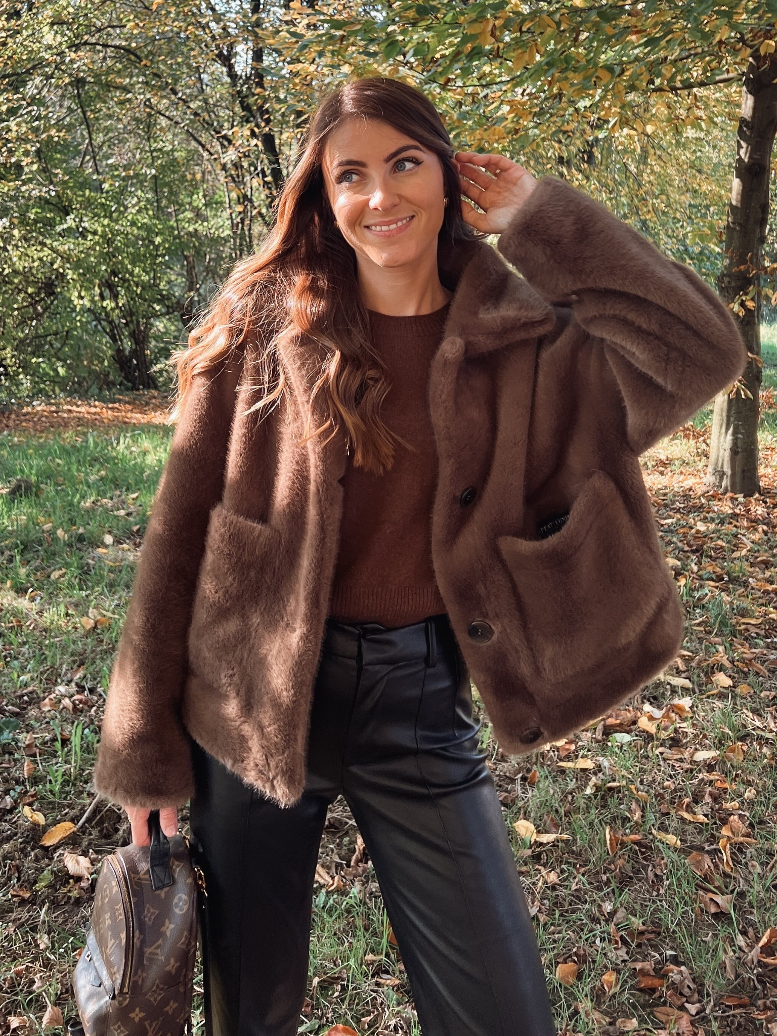 Furry jacket in brown look 

#LTKnederlands #LTKeurope #LTKautumn