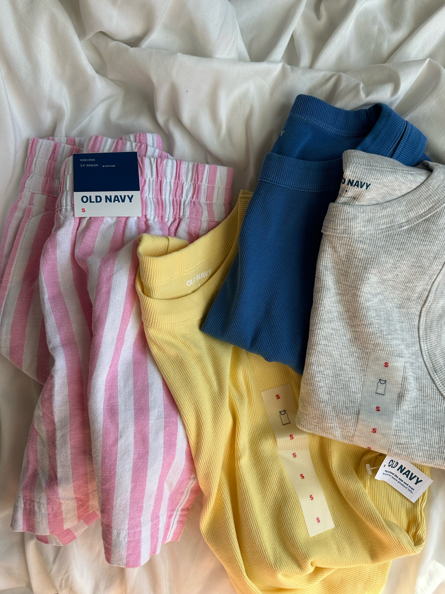 Becoming an old navy fan was not on my bingo card ‼️ #oldnavy 

#LTKSaleAlert #LTKFindsUnder50 #LTKFestival