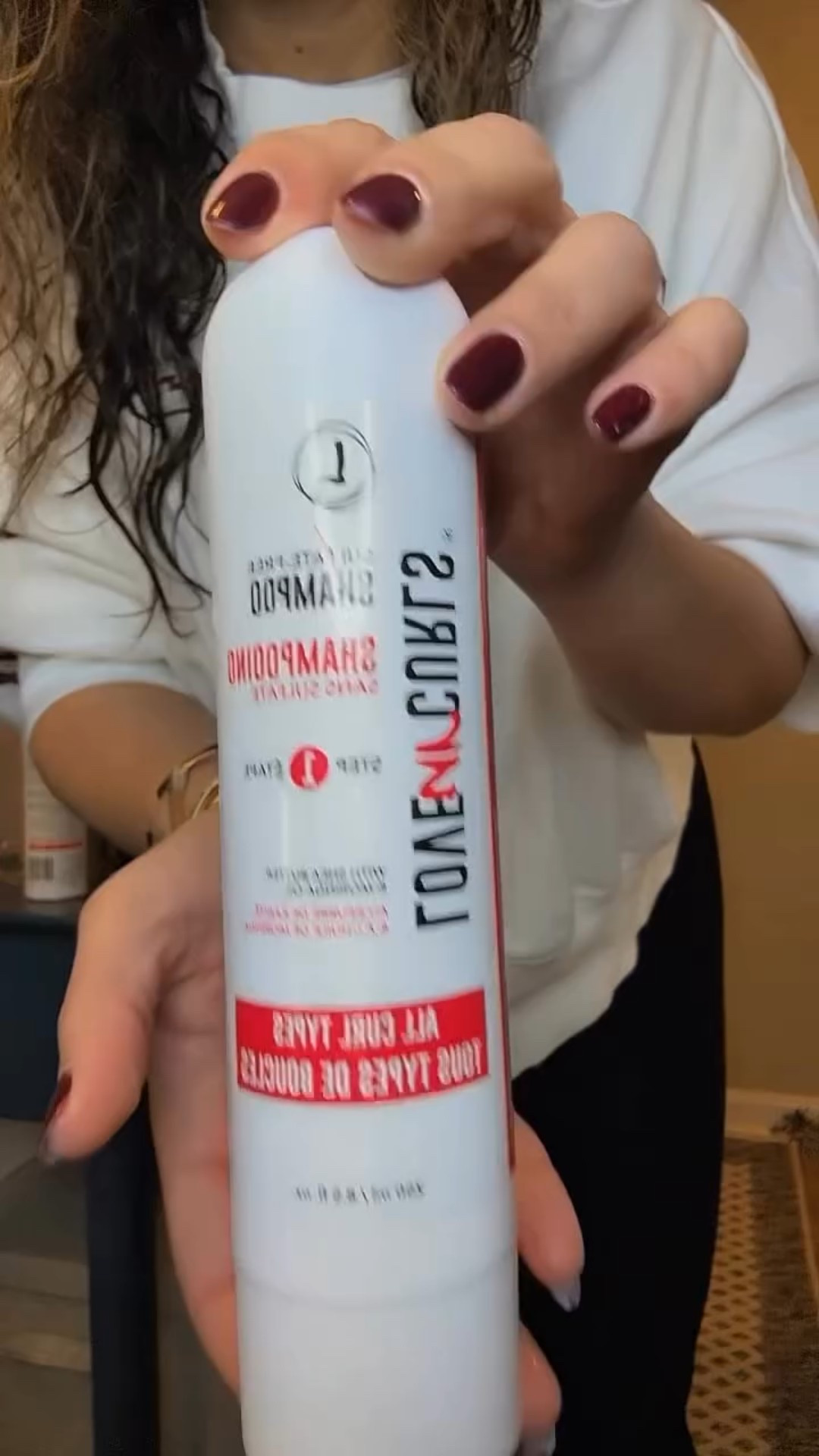 Volume & definition 😍 let me know in the comments if you like curly hair with extra volume 
Comment PRODUCTS and I’ll DM you everything I’ve used 💕
Products @loveurcurls 
🩵step 1 shampoo 
💙step 2 conditioner 
🩵ALL-IN-ONE REPAIR • HYDRATE • STYLE
💙Irish Sea mousse gel