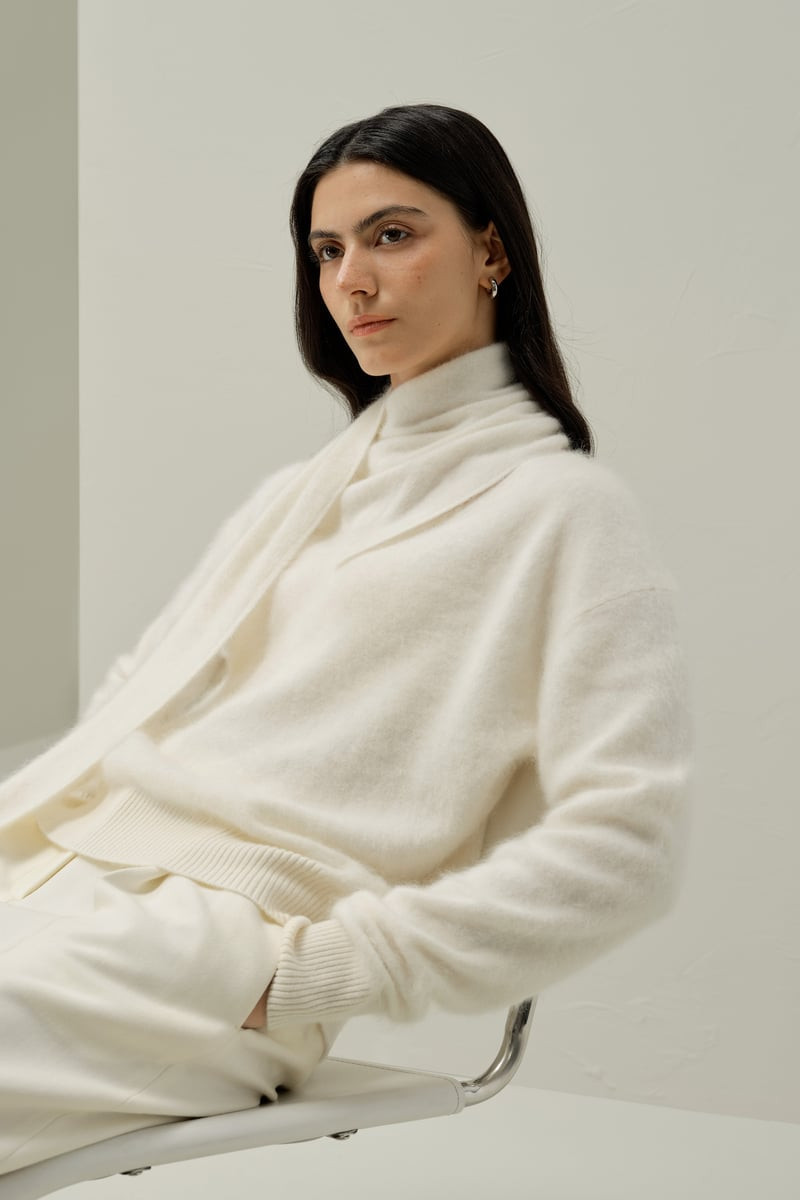 LILYSILK Women's Elegant Draped Scarf Brushed Cashmere Sweater in White - Size M | LILYSILK