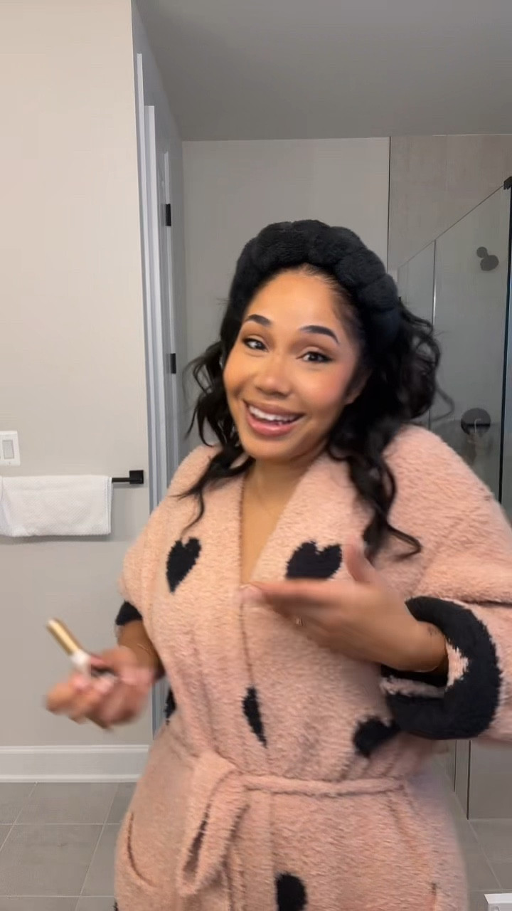 He’s ready for Benito Bowl, y’all😌🤭 PS. This Skims robe is the greatest robe I’ve ever worn❤️

#LTKdayinmylife