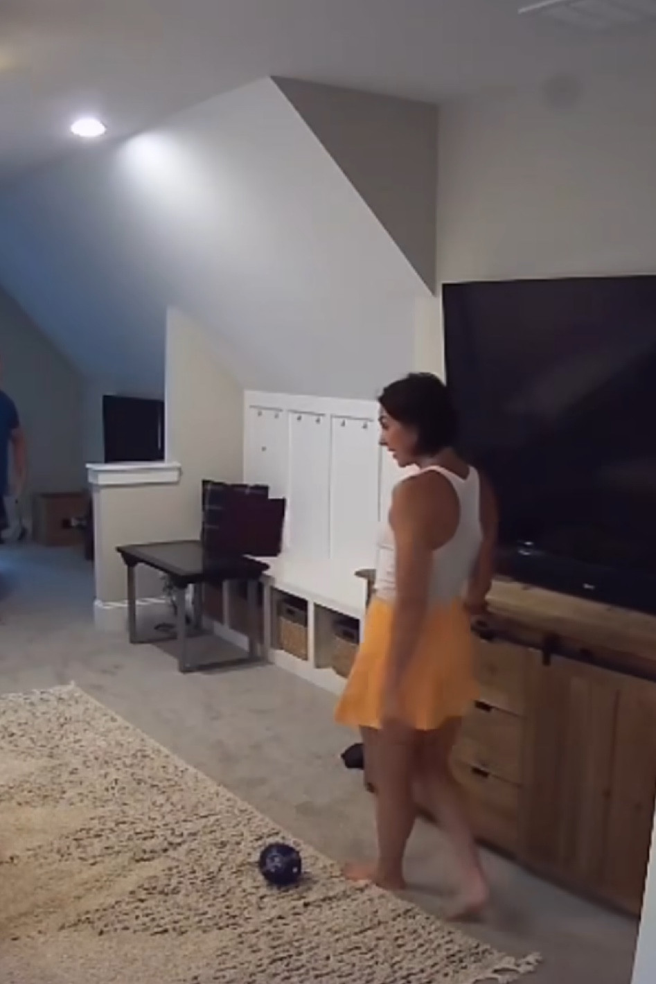 Skirt 🧡
Tank is greatly & co
Code kendra20