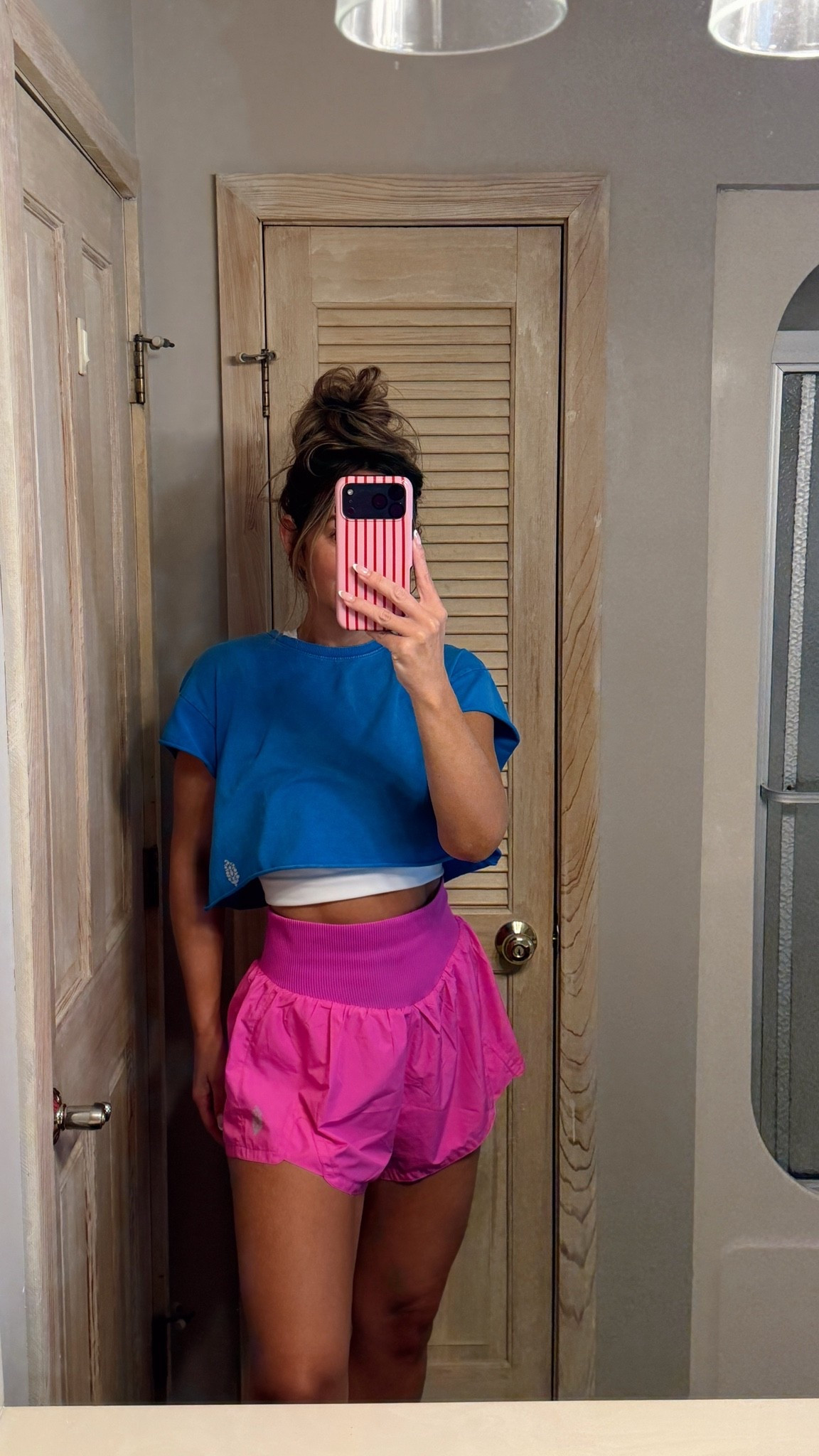 morning walk ootd! size M top, sized up to a L in the shorts (i didn’t want the band digging in or to feel too tight) free people, active ootd, activewear @freepeople