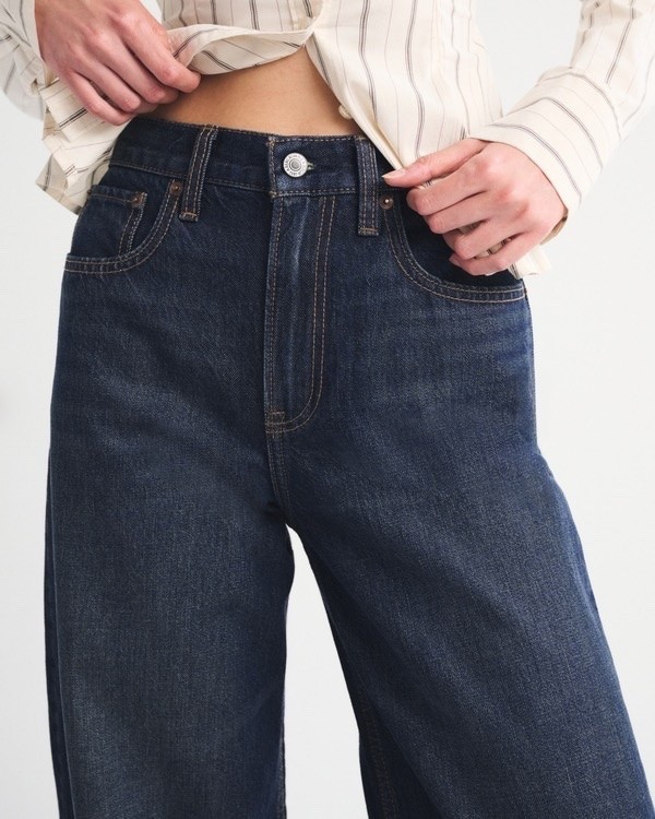 Fall jeans on sale. Limited time only with code for extra 15% off. #jeansale

#LTKSaleAlert #LTKootd