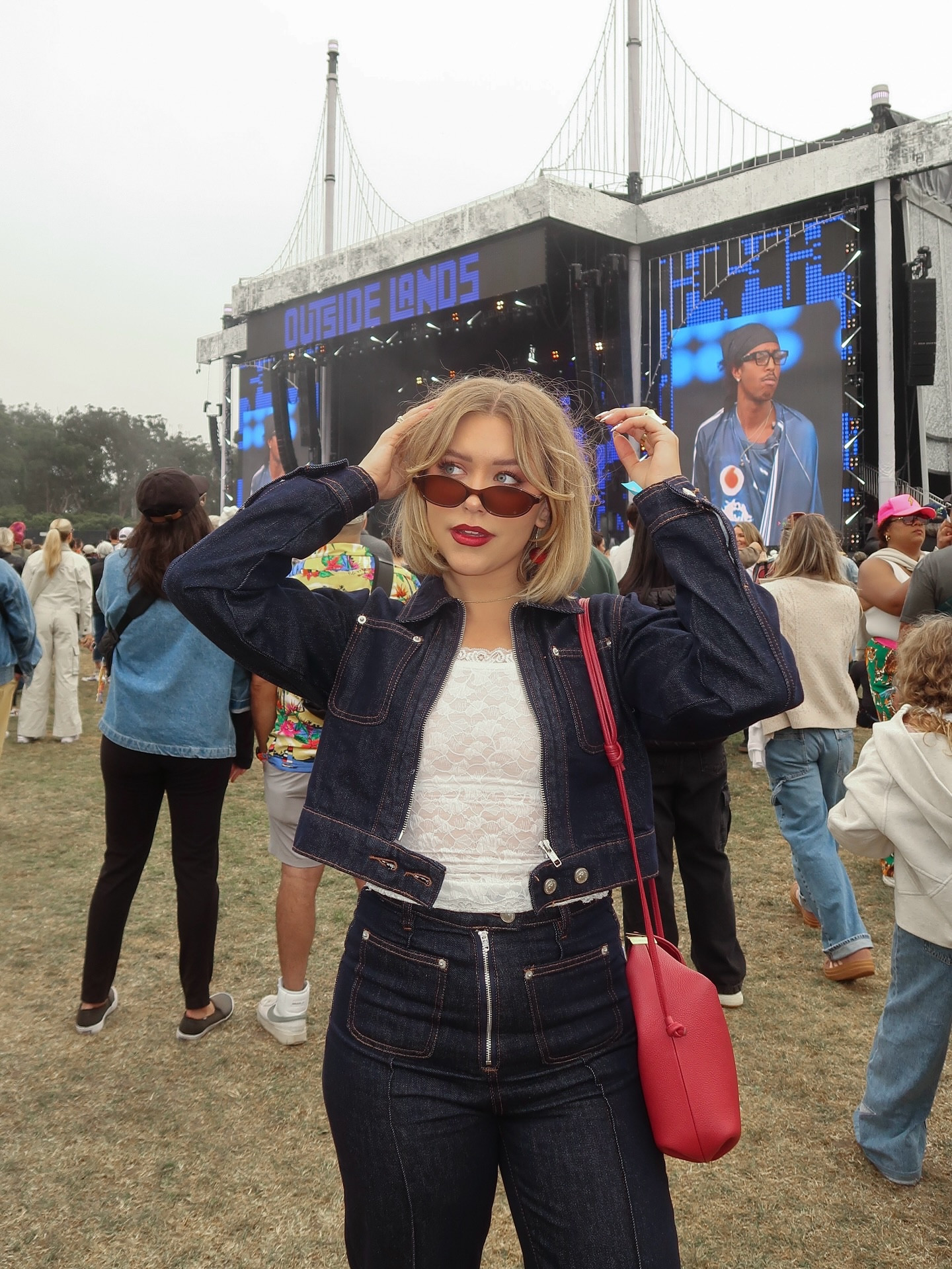 osl day 2 fit checkkkk 😎 wearing size 4 on bottoms & size 2 on top!