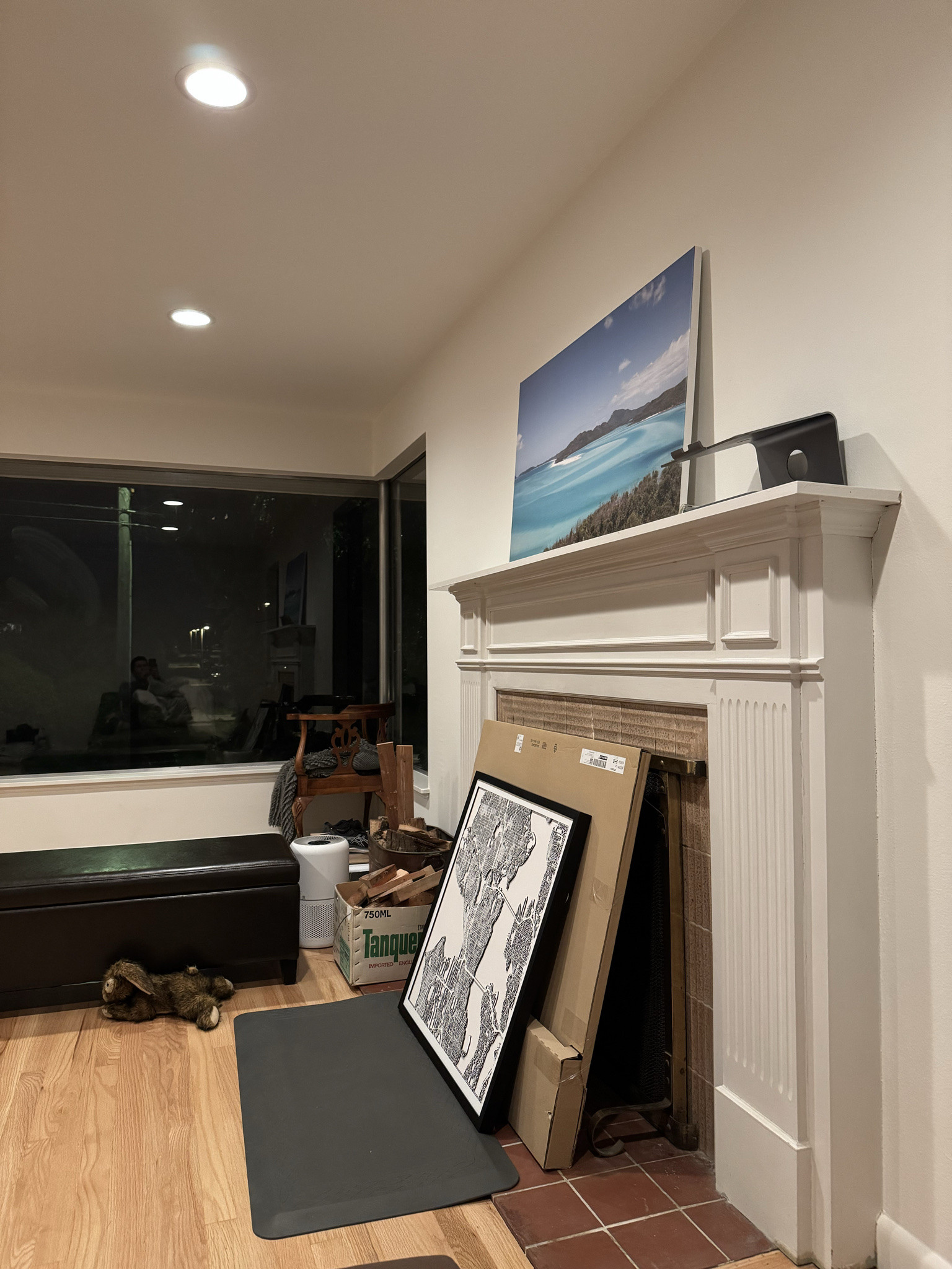 The new wall art brings a calm edge to the room, and a simple mat keeps the space feeling grounded. I like how neutral tones anchor the look.