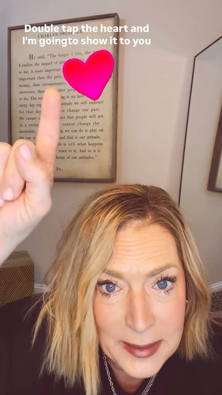 Day 19 and it’s a good one. 🖤🤍 

Comment PIXIE for links. 

#over50style #shoppingmycloset #nonewclothes #goalsover50

Comment PIXIE below to receive a DM with the link to this post on my LTK ⬇ https://liketk.it/5OxAc