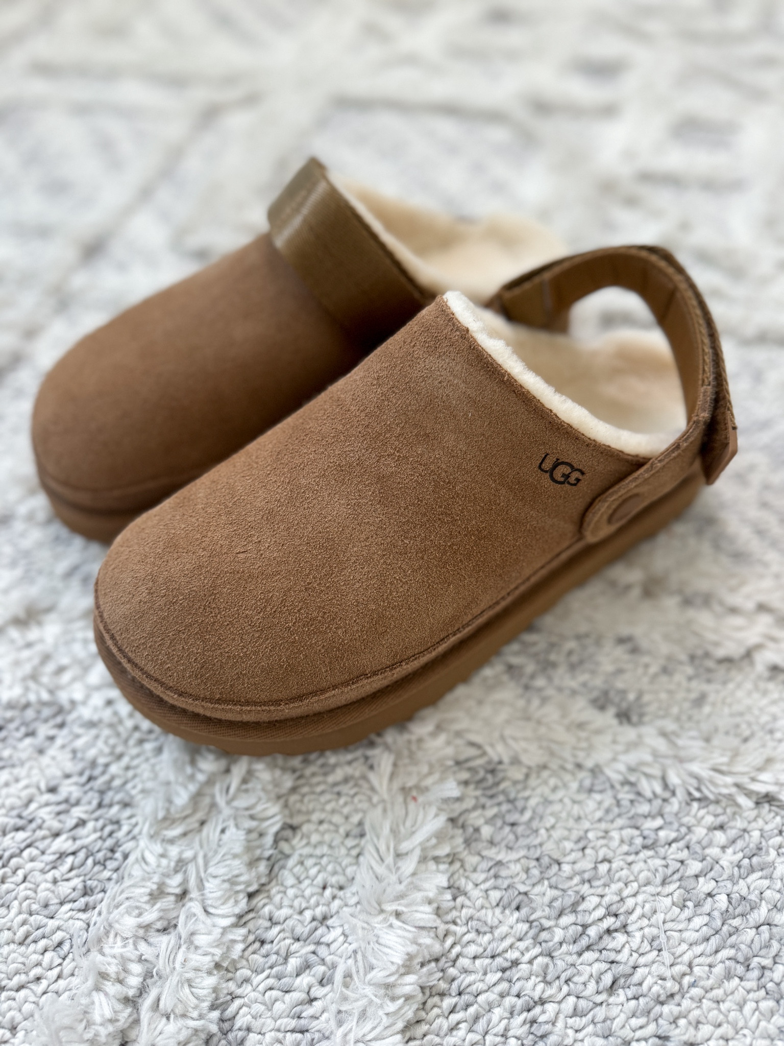 Nordstrom Anniversary Sale try on 
Ugg shoes 

#LTKShoeCrush #LTKxNSale #LTKFindsUnder100