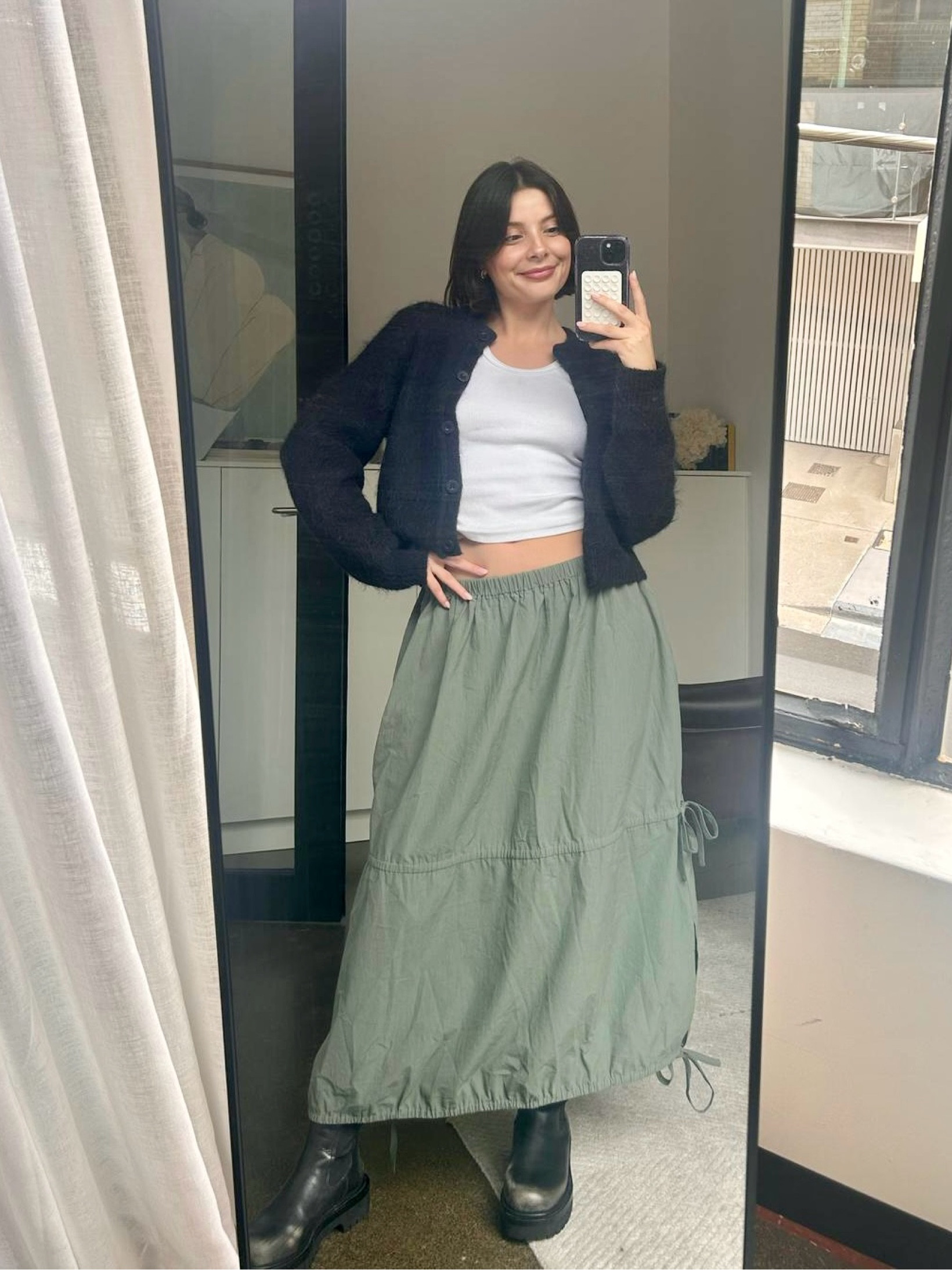 Ruby’s outfit for our team lunch 

Cardigan: Alpha60
Skirt: Kloke