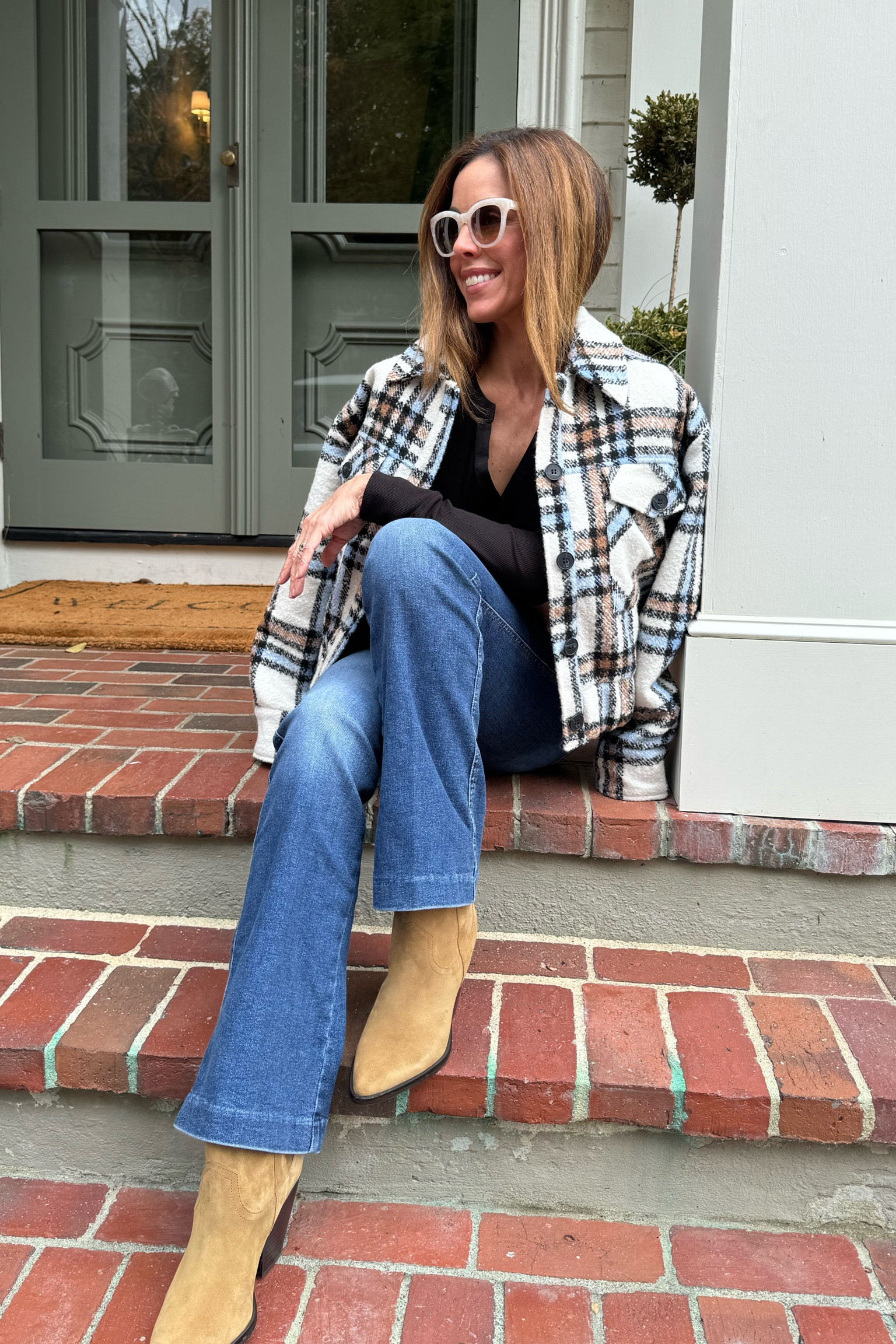 Simple fall jacket and jeans looks from @evereveofficial #everevestyle #everevepartner #ad 