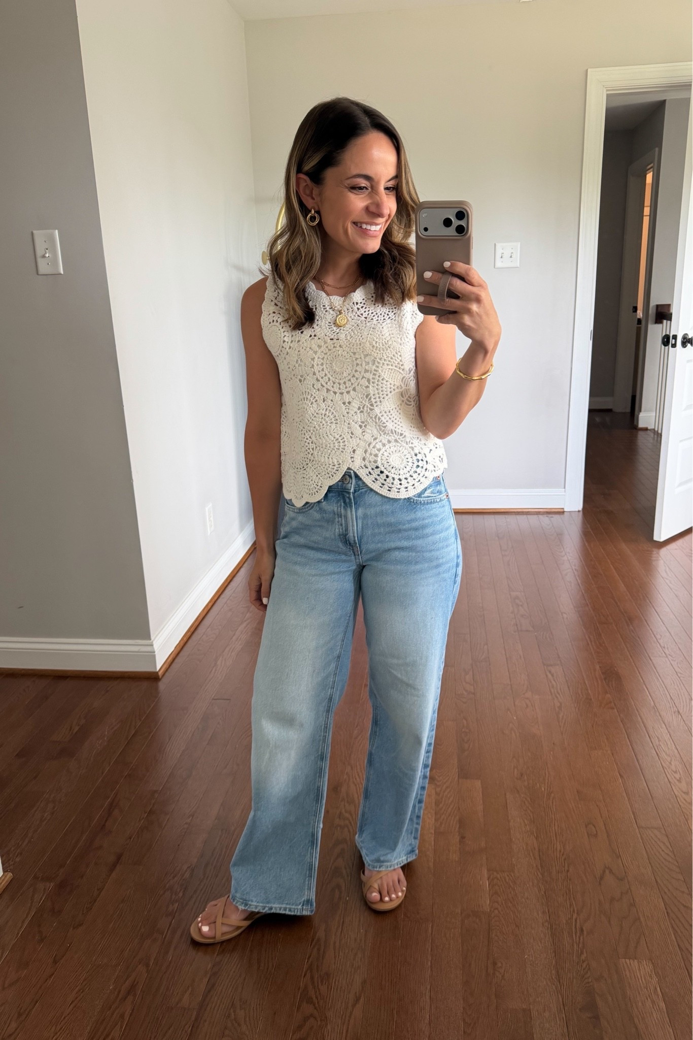 Wearing today! 

Jeans (AE): 24 short - 9” rise / 27” inseam (they also come in extra short with a 25” inseam)
Top (Abercrombie): xxs 
Camisole (Kohl’s): small 
Sandals (Target)

#LTKxAbercrombie