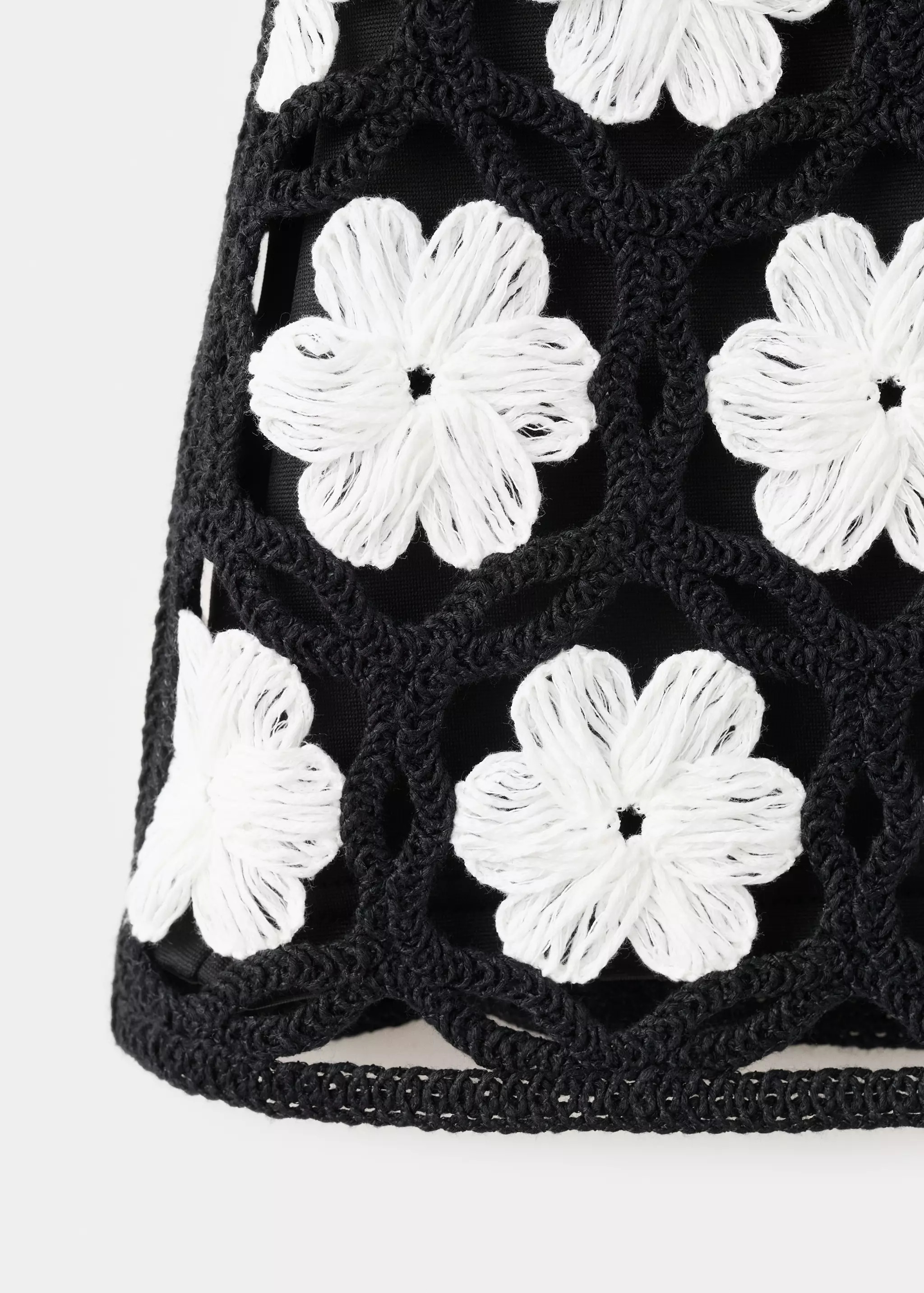 Crochet floral mini-skirt | MANGO (UK)