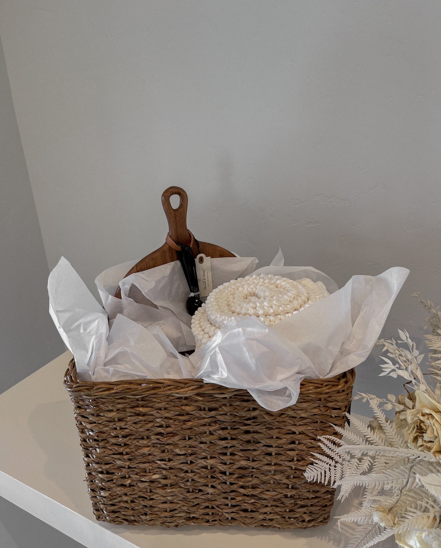Present idea for bridal shower ✨

Woven  Basket
Measuring spoon set
13oz Glass Jar 3-Wick Mandarin Orange Blossom Candle
Stoneware Flour Canister with Wood Lid 