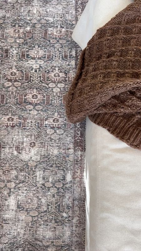 Obsessed w our new amber interiors x Loloi rug! And this throw blanket!! 

Amber Lewis, rug, living room rug, sofa, pottery barn, Loloi, target, knit, slipcovered, vintage