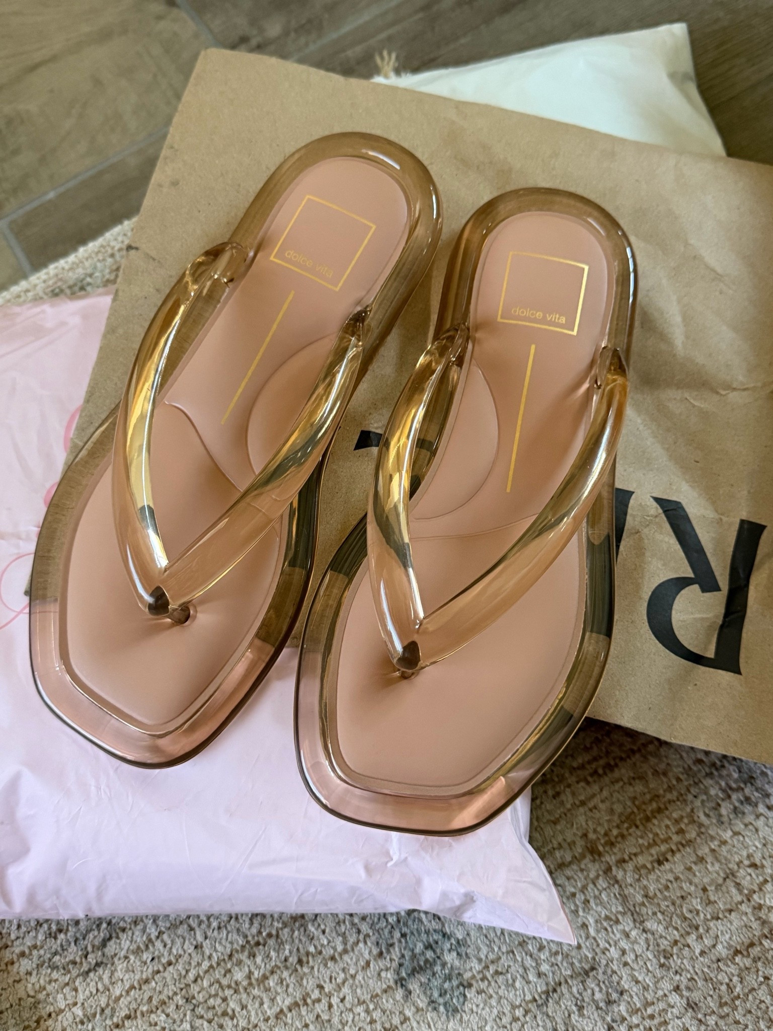Soooo comfy!!

Dolce vita sandals
Summer sandals 
Summer fashion 
Everyday style

#LTKmomlife #LTKPetite #LTKTravel