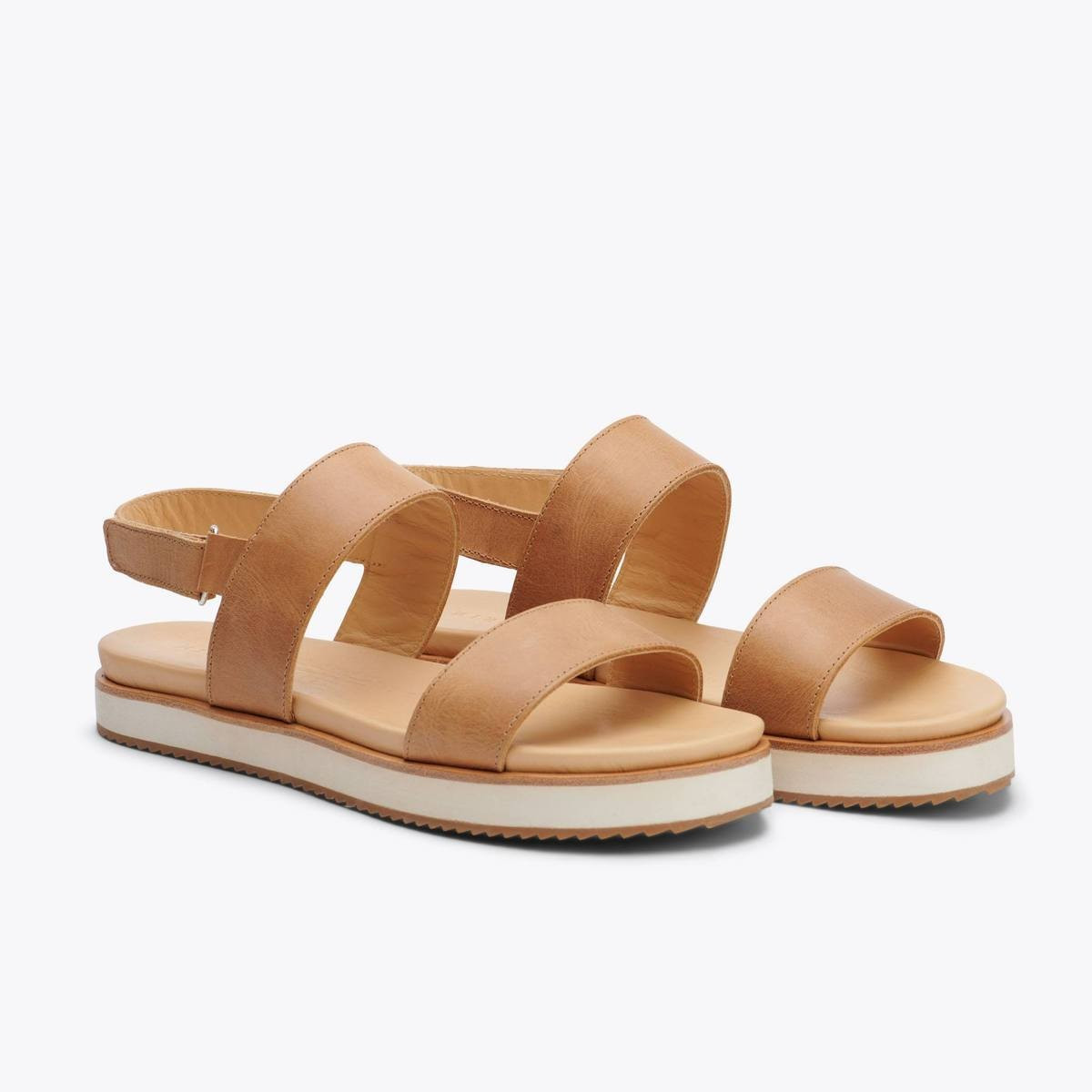 Go-To Flatform Sandal Almond | Nisolo