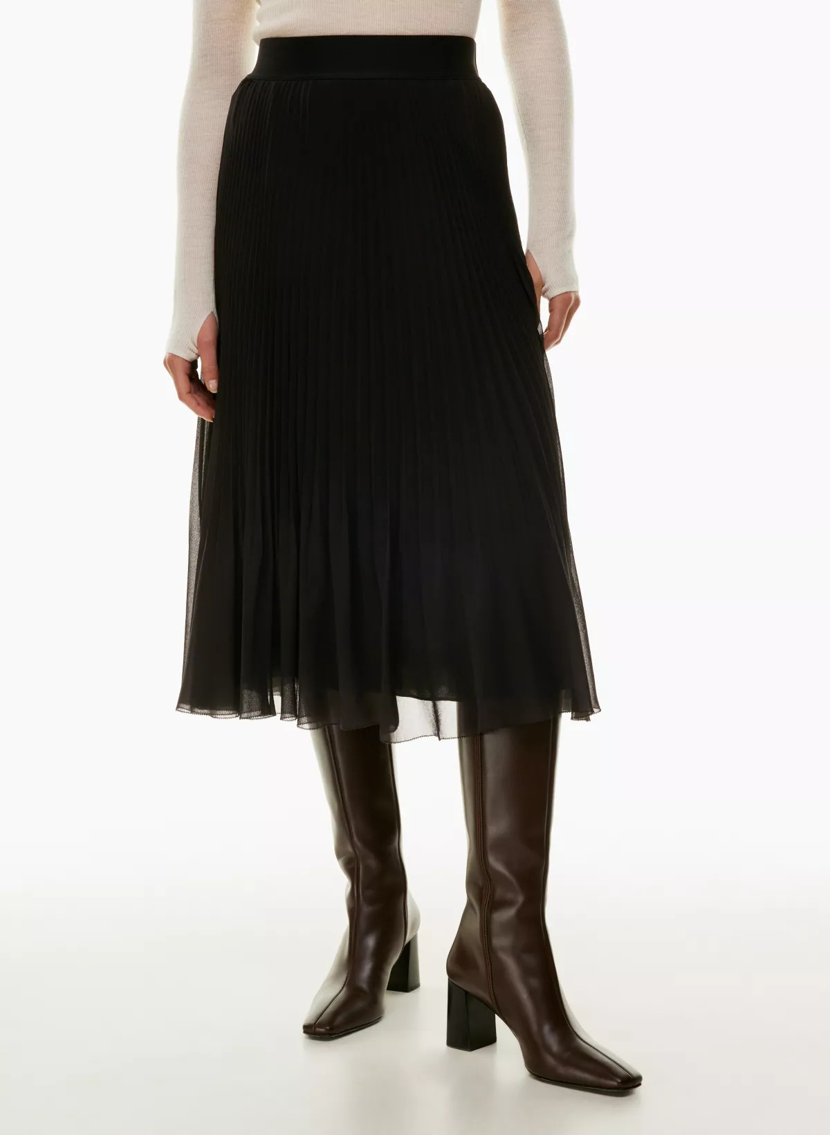 NEW TWIRL PLEATED SKIRT | Aritzia