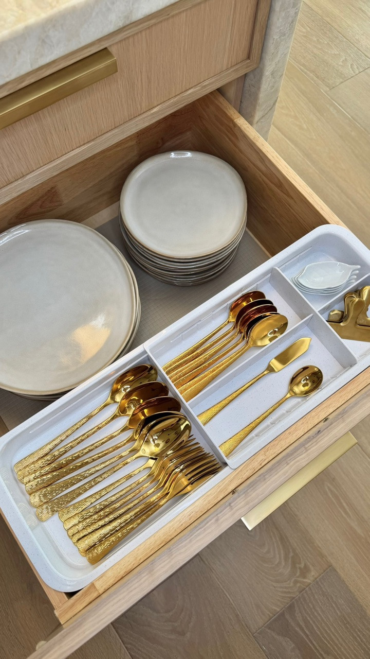 Sliding Drawer Trays
Maximize your drawer space with these expandable sliding drawers.
#LTKOrganization #LTKHome #SlidingDrawerTrays