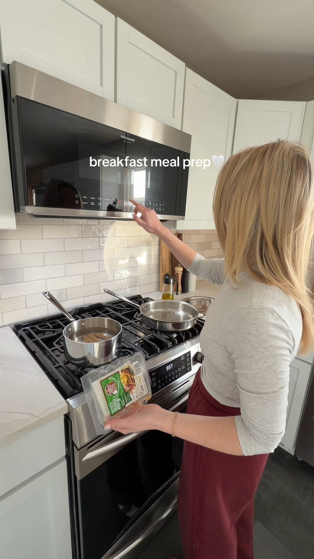 Meal prep made simple 🤍
These are the kitchen tools I use every single week to prep breakfast burritos and banana bread muffins.
Nothing trendy or overcomplicated just pieces that make cooking faster, easier, and more consistent.

All items linked here are things I genuinely use and reach for all the time.