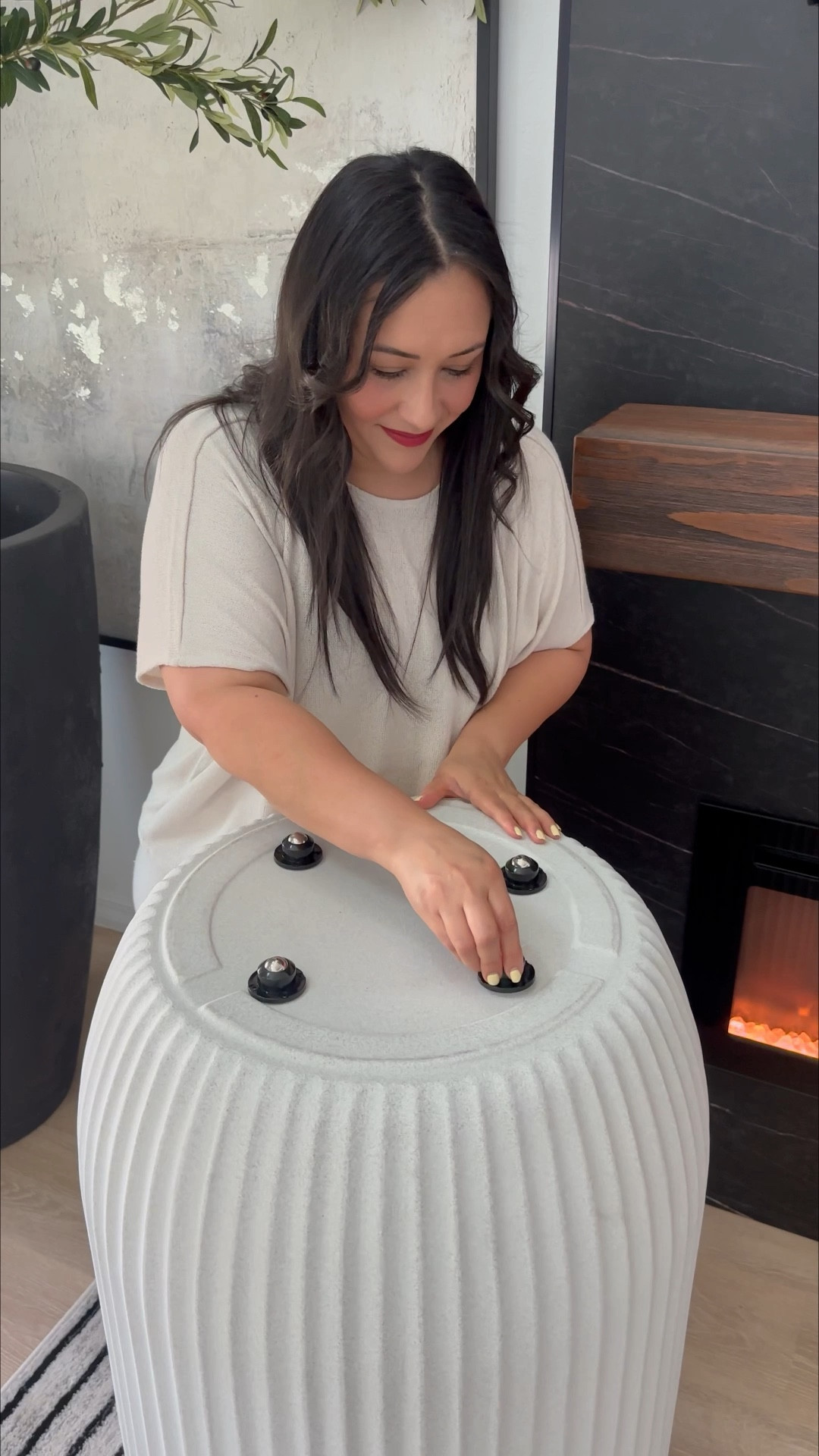 Rolling planter? Yes please! 💁🏻‍♀️


Home
Home decor
Planter 
Wheels on planter 
Fluted neutral planter 
Faux olive tree
Family room
Living room 
Modern organic home

#LTKSaleAlert #LTKFindsUnder100 #LTKHome