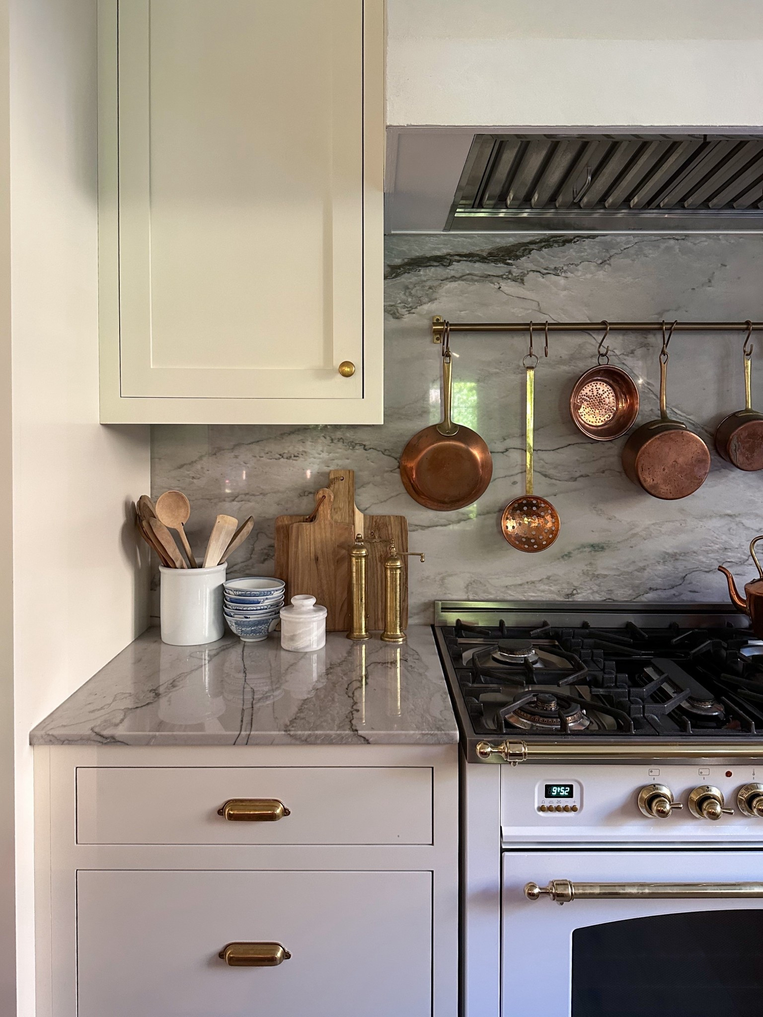 our countertops feat. My new butter bell 🧈🔔