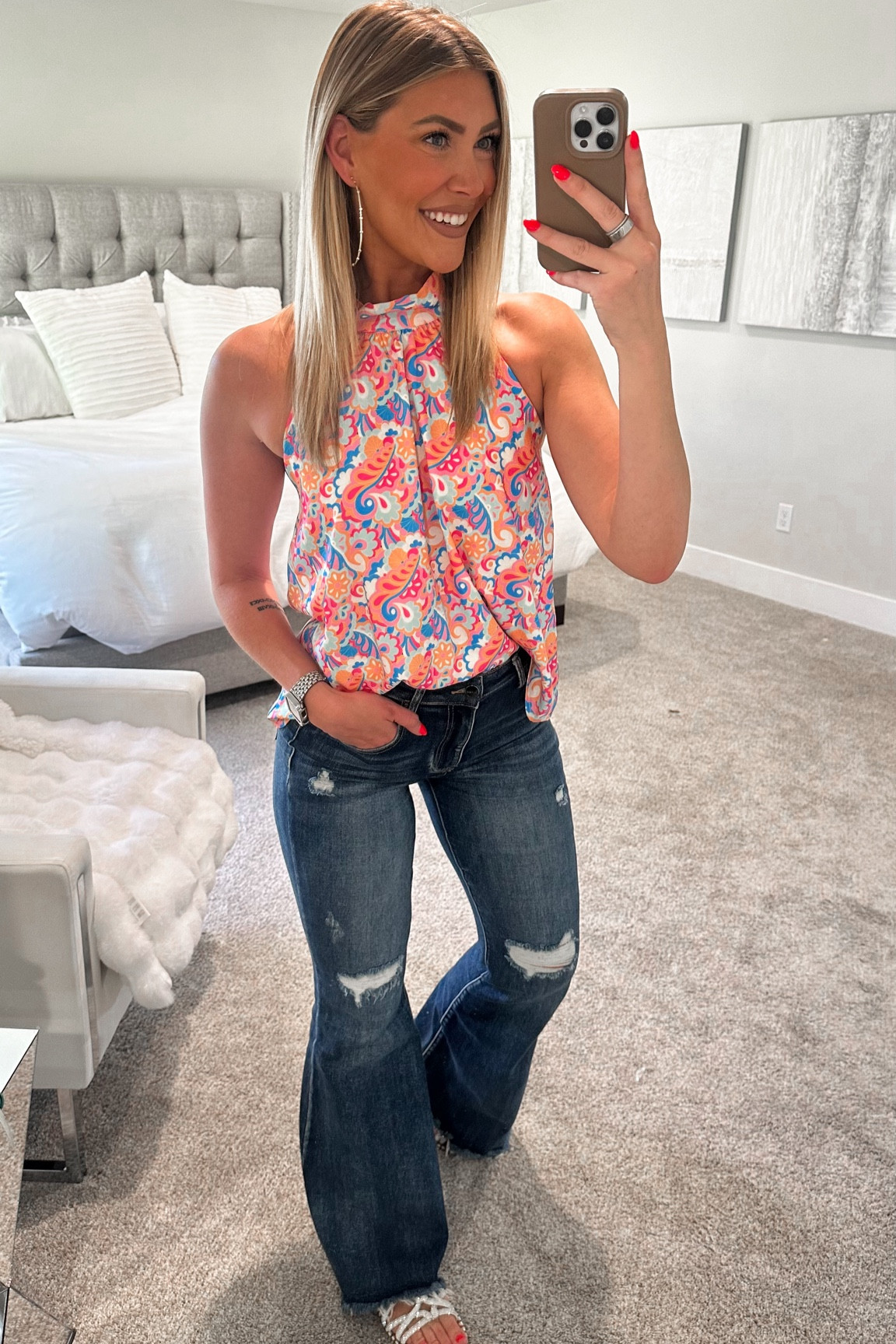 Finally over 70 degrees and I’m busting out my tank tops! ☀️ 

Tank code: DUKES20
Jeans: MRSDUKESFITSPOO

#LTKFindsUnder100 #LTKStyleTip #LTKBeauty