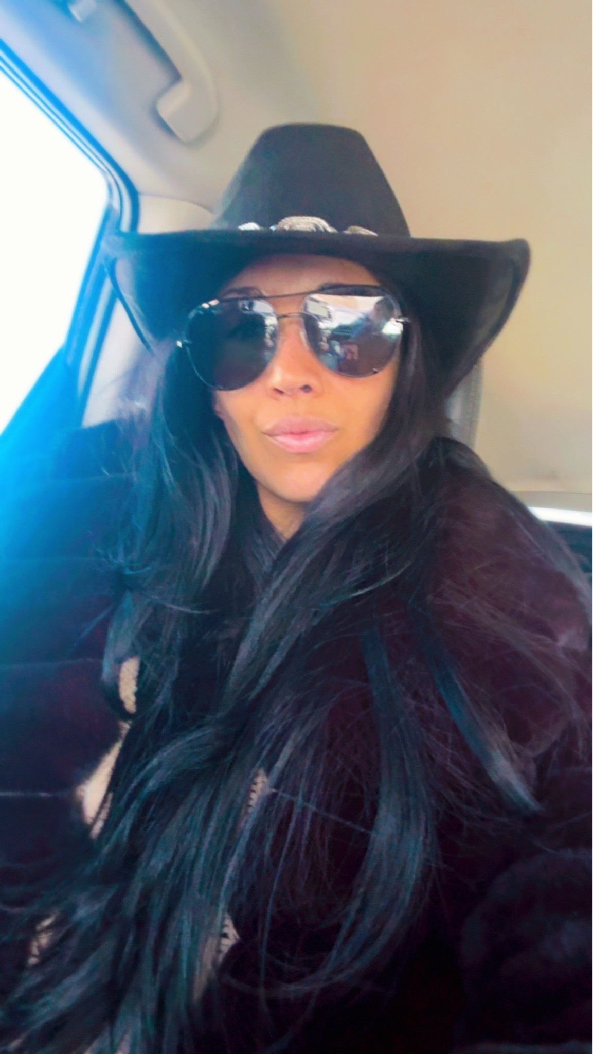 Vail ootd #aprésski #vailco #raybans #revolve #furcoat #cowboyhat

#LTKootd #LTKdayinmylife #LTKSeasonal