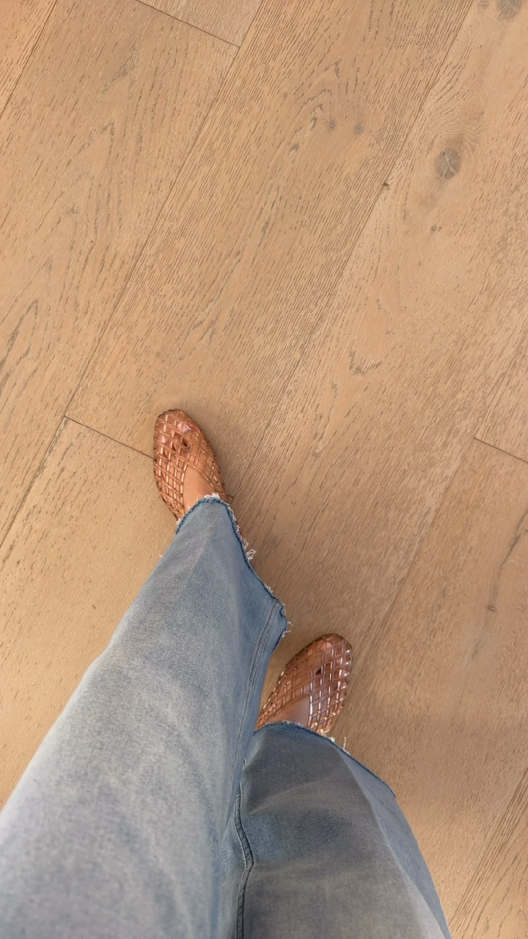 Jellies run TTS & are SO comfortable!! 

#LTKmomlife #LTKootd