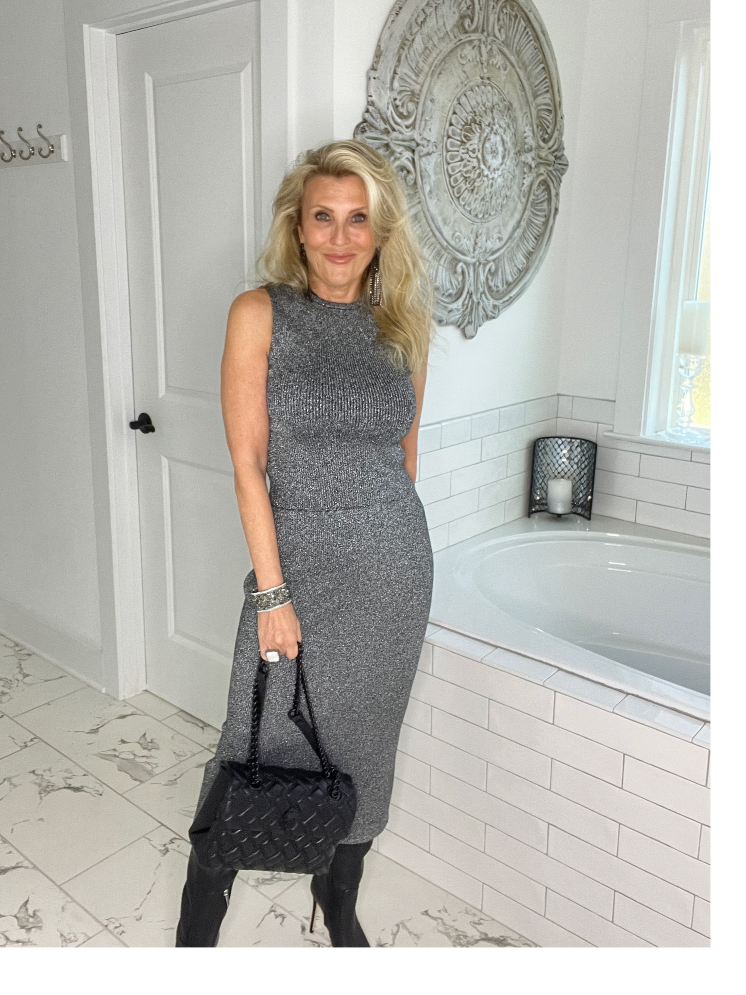 Size small
Bag is great quality!!
Boots are leather

#LTKParties #LTKHoliday #LTKOver40