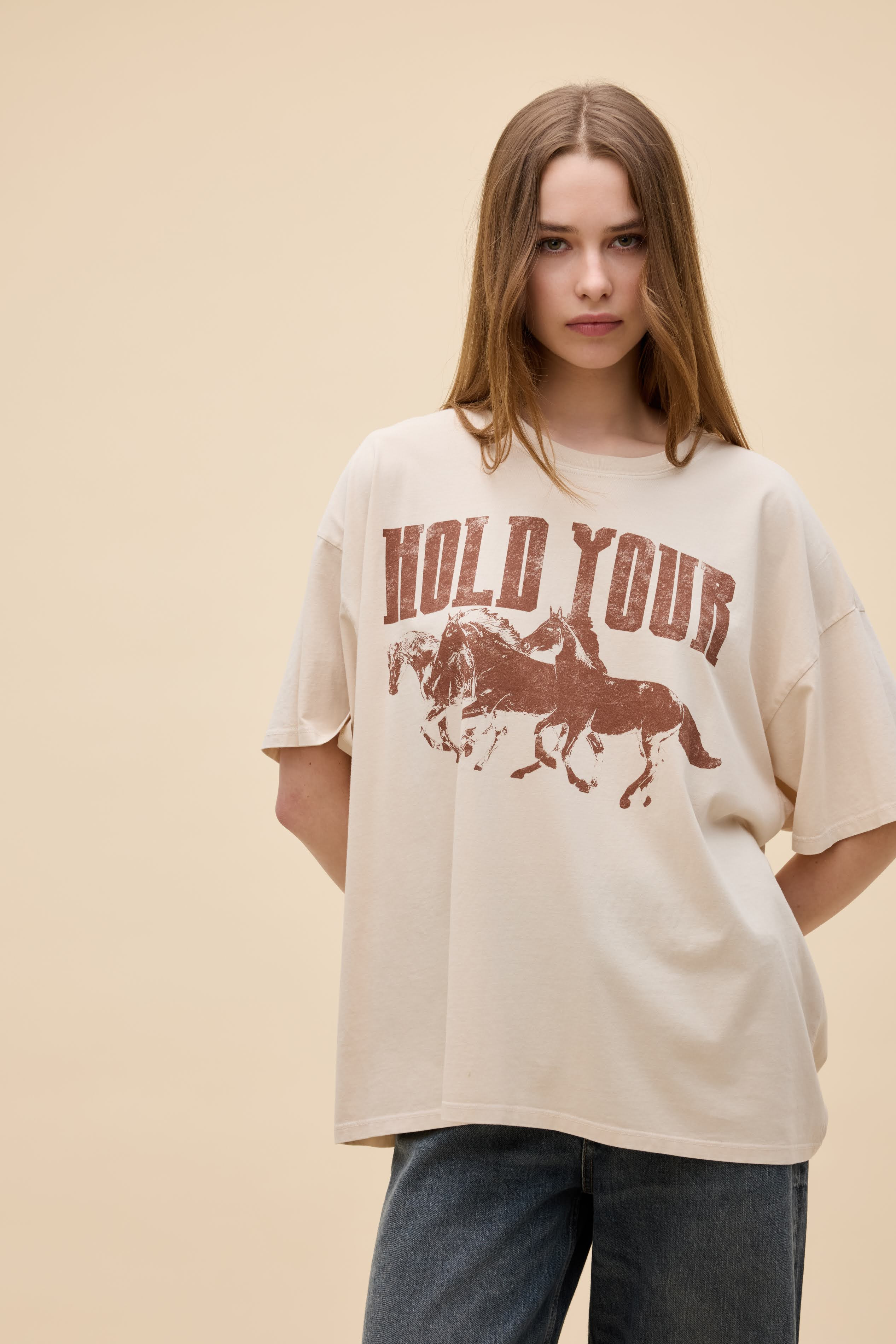 Hold Your Horses OS Tee | Daydreamer