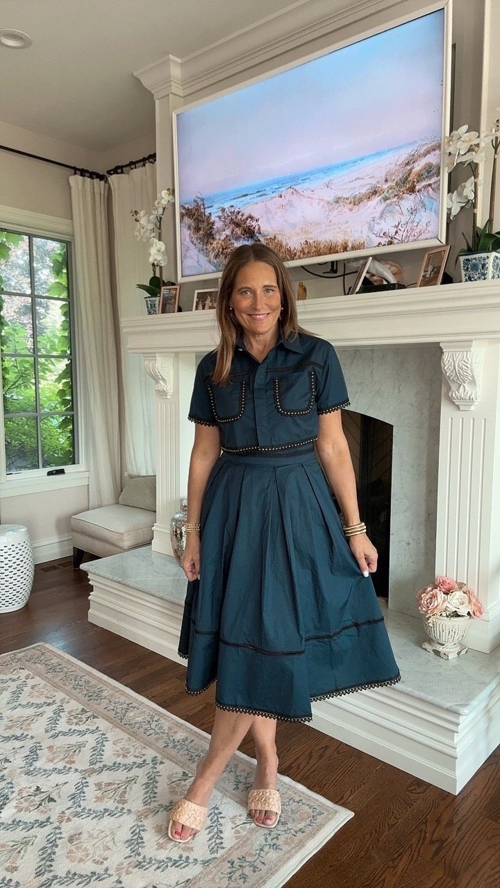 We have been loving this recent brand we discovered called Benaar LA! This two piece set from there is such an easy outfit to put on in the morning! You could pair it with ballet flats or a heel! It would go great with a black leather purse!

#LTKMidsize #LTKSeasonal #LTKOver40