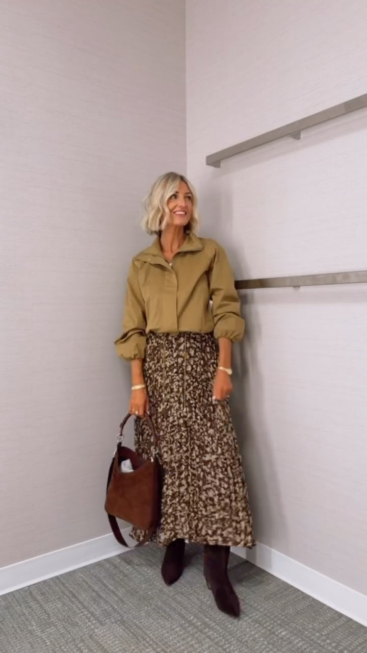 A floral skirt is such a great piece to have for year round wear! A neutral color too😍 wearing XS in both

Loverly grey, fall outfit ideas, sale women’s fashion, Nordstrom sale, nsale 2026, how to style floral skirt

#LTKSeasonal #LTKSaleAlert