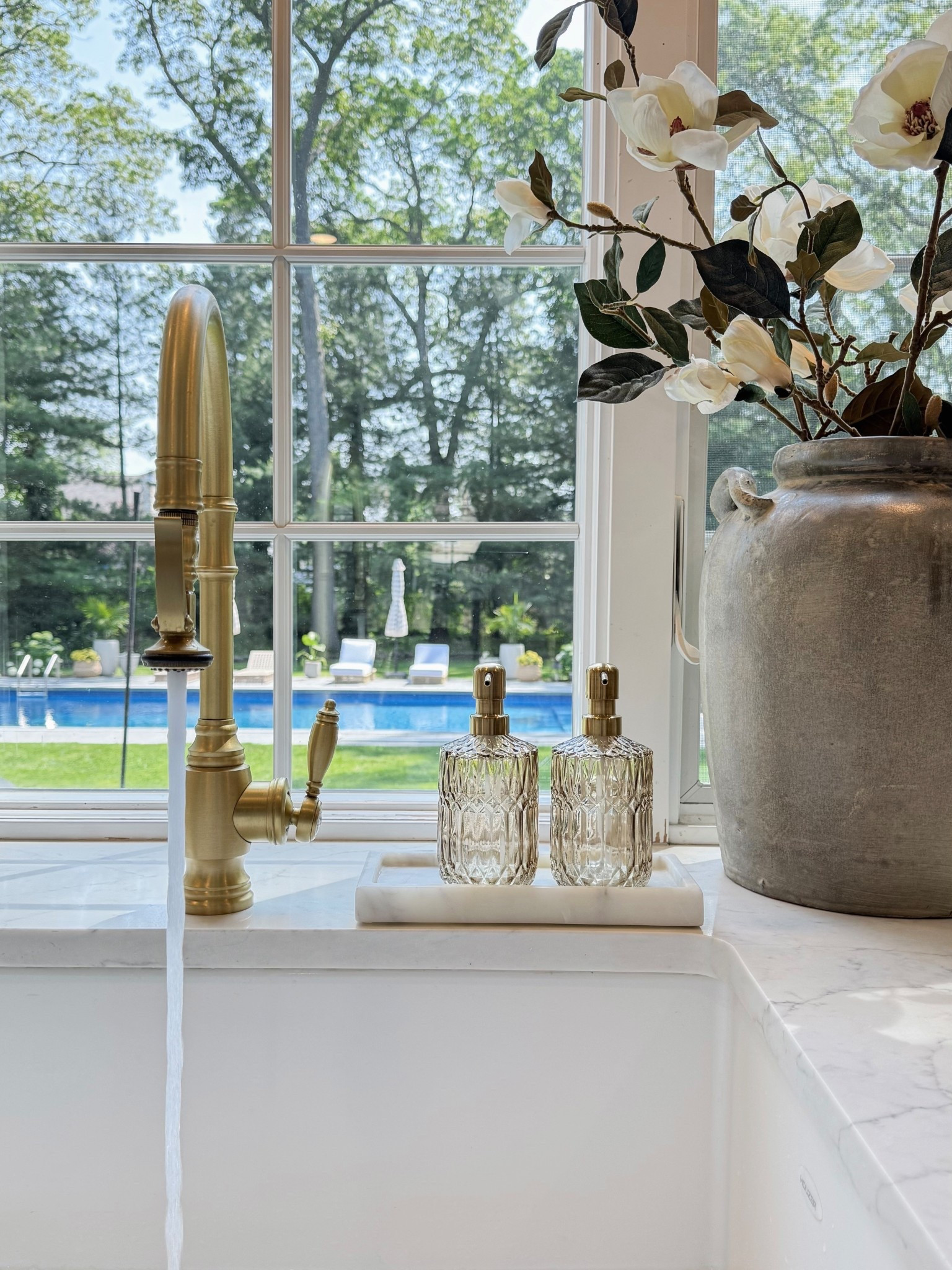 These best-sellers are a follower favorite. These glass soap dispensers and tray are like jewelry for your kitchen. 

spring branches | kitchen decor | vase



#LTKActive #LTKHome #LTKSaleAlert