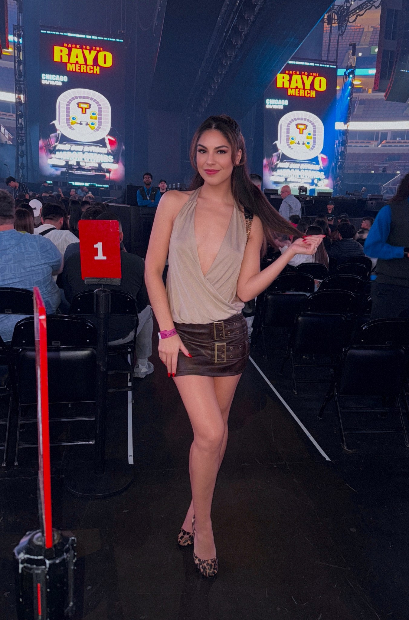 J Balvin concert fit—bold, flirty, and full main character energy. Perfect for a night of music, movement, and making statements.


#LTKShoeCrush #LTKFestival #LTKStyleTip