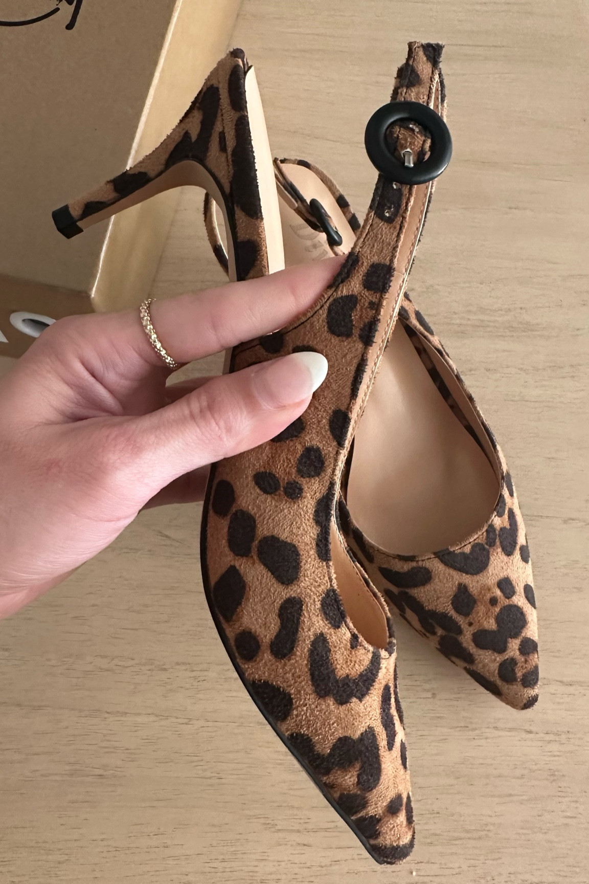 Leopard shoes

Kitten shoes, heels
#cuteoutfitideas #falloutfitideas #prefalloutfit #fallootd #fallfashion2024 #animalprintlover

#LTKShoeCrush #LTKFallSale #LTKWorkwear