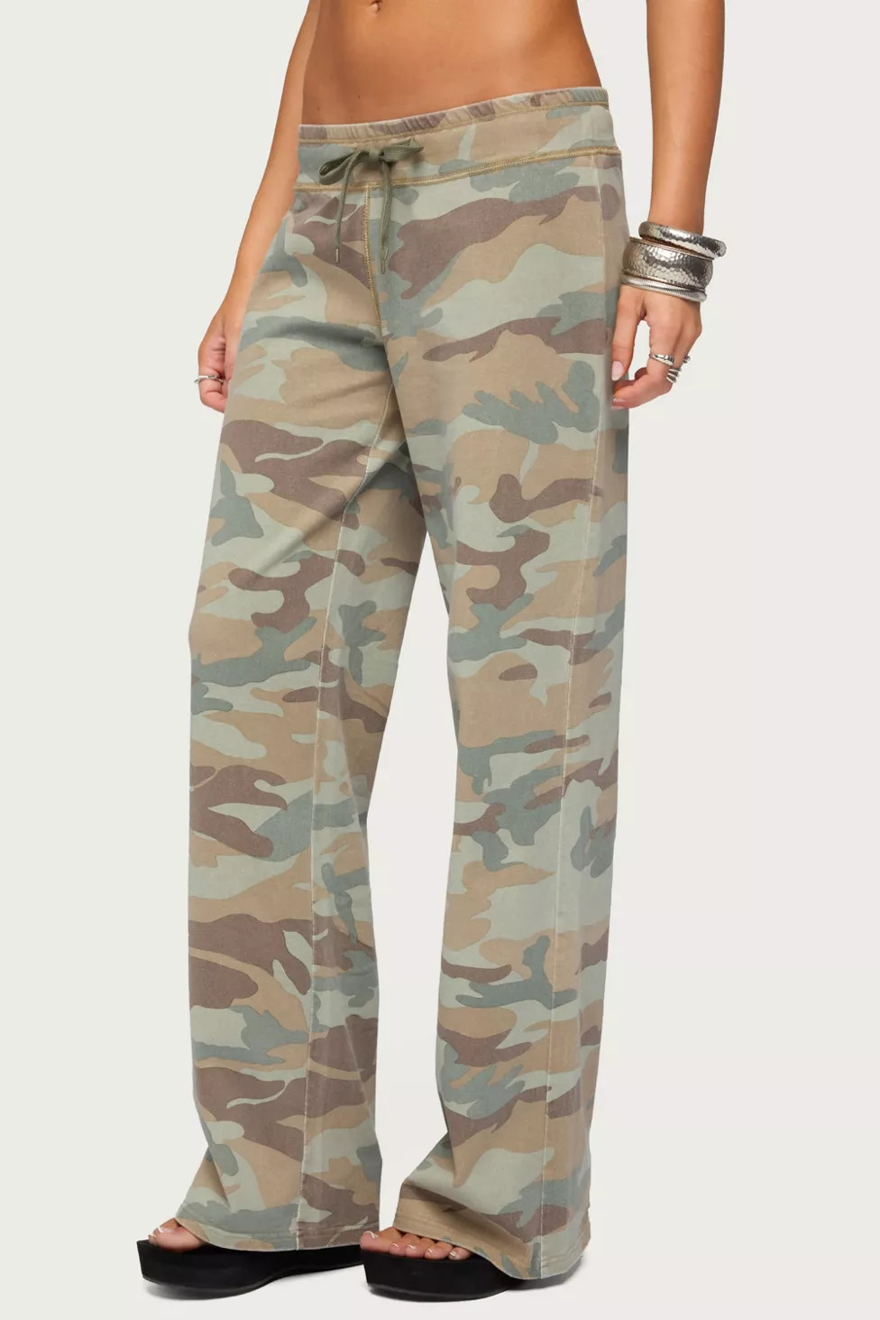 Edikted Kenan Straight Leg Camo Sweatpants | Urban Outfitters (US and RoW)