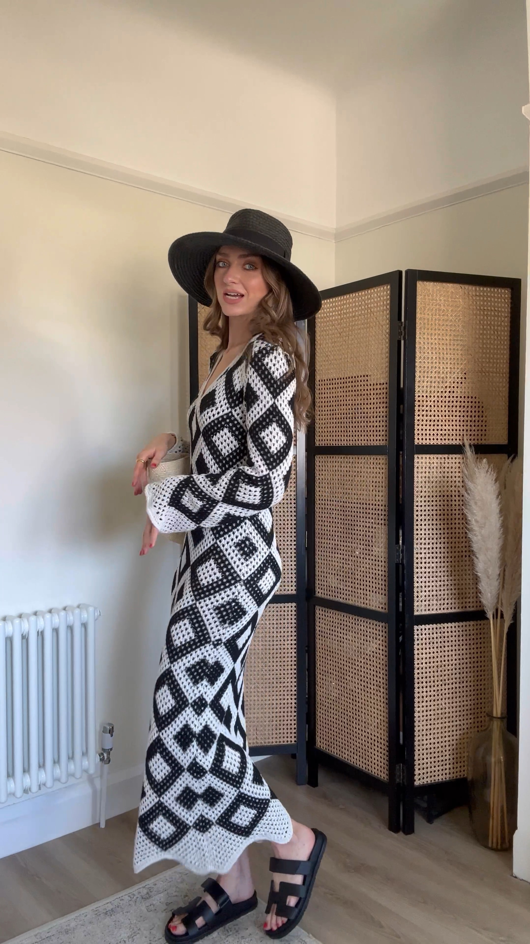 How gorgeous is this River Island crochet dress for summer?! 

I sized up to a 12
I’m 5ft 6

Styling with my & Other Stories black stress hat
Loewe basket bag 
Hermes chypre sandals 




Summer outfit, holiday outfit, beach outfit, Dubai outfit, pool outfit, beach cover up 

#LTKSeasonal