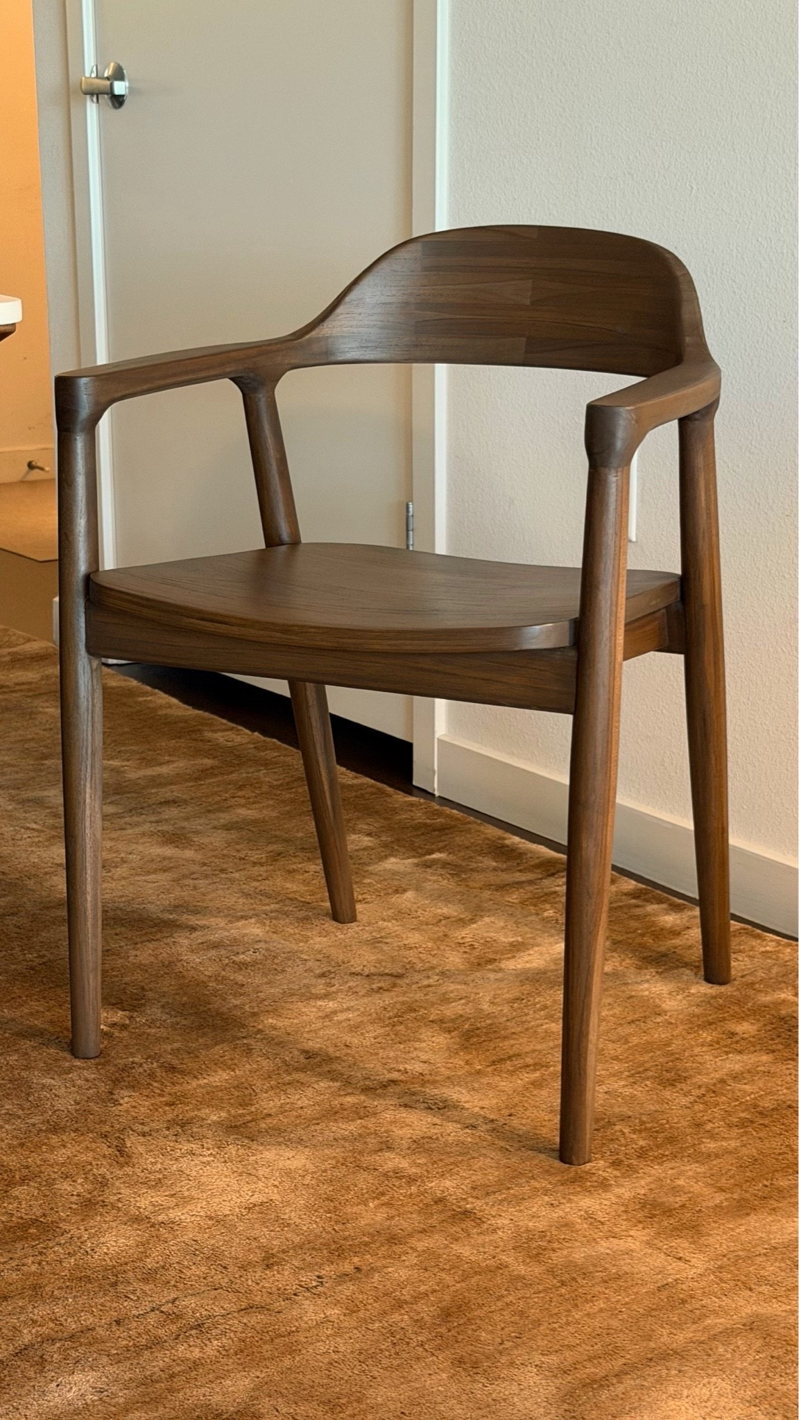 The grain, the curves, the finish… everything. 🤎

#MasayaCo #DiningChair #SustainableFurniture #solidwoodfurniture #sustainabledesign