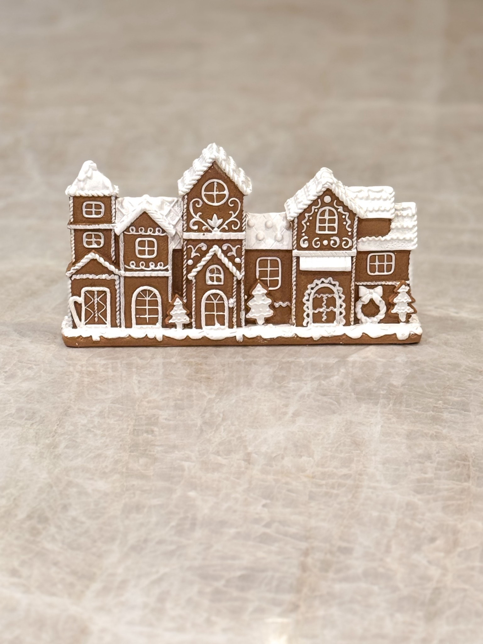 Could this gingerbread townhouse be cuter? If you like it, run, because it’s on sale!

#LTKFindsUnder50 #LTKSaleAlert #LTKHoliday