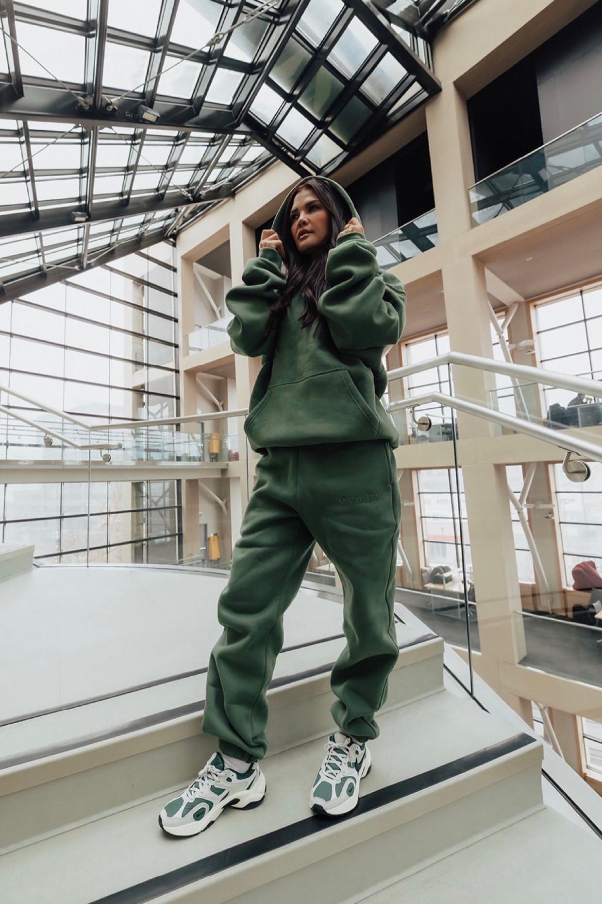 Comfrt Minimalist Sweats in Forest Green 
(Top size medium, Bottoms size small)



#LTKStyleTip