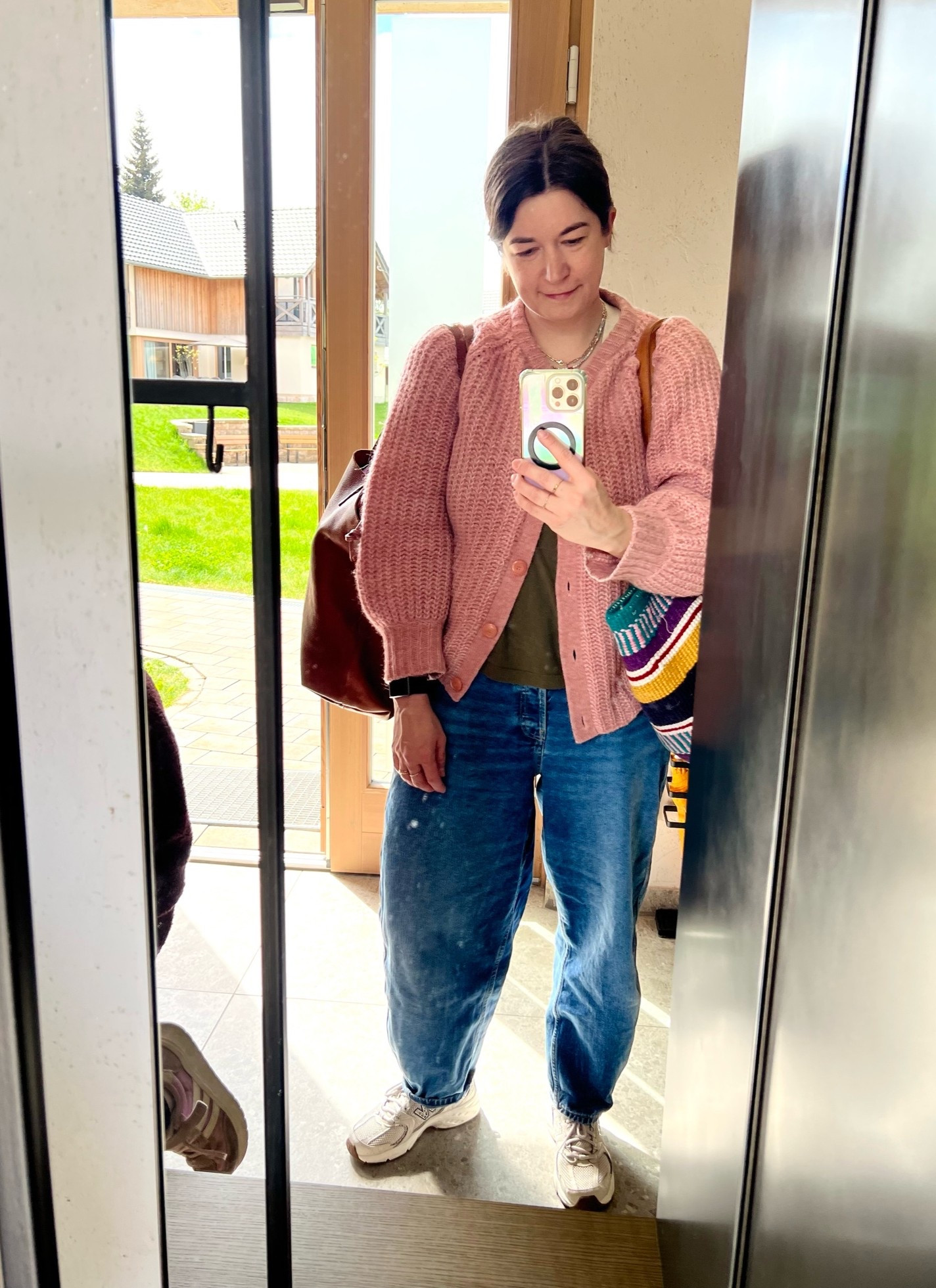 Travel Outfit - ab nach Hause, 6 Stunden Autofahrt von Oberhof zurück nach Hamburg! #sézane #armedangels #newbalance

#LTKdeutschland #LTKeurope