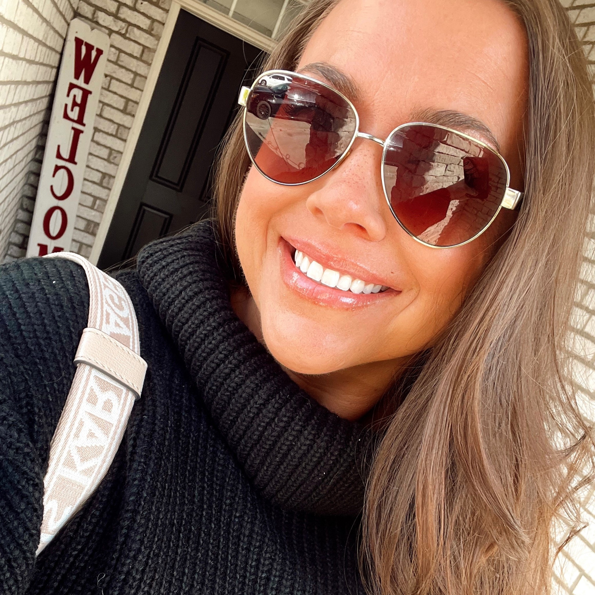 Some of my latest staples to feel bronzed and beautiful during the winter months are linked! 

#makeup #tan #faketan #tanning #tanathome #fakefreckles #liquidblush 

#LTKBeauty #LTKSeasonal #LTKFindsUnder50