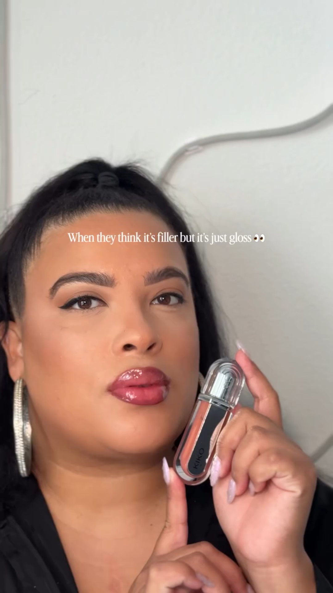 When the lip gloss is so good they’ll think it’s filler 😱

Honestly, y’all! This plumping lip gloss has THE most extreme glassy shine and I was utterly obsessed at first swipe! @kikomilano you’re a dream 😍

Comment SHINE and I’ll send you the link!