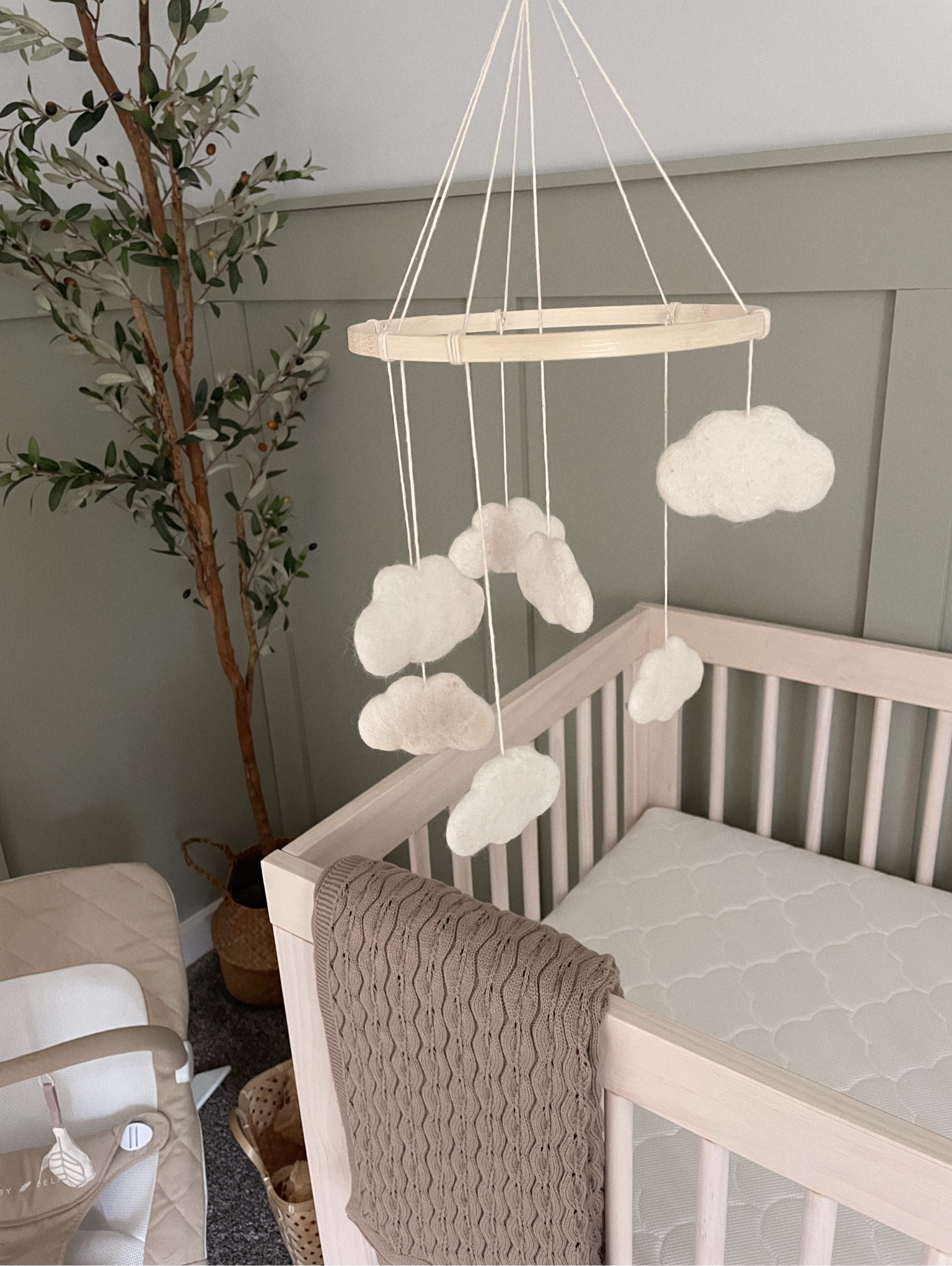 baby cloud mobile ☁️💤

#LTKFindsUnder50 #LTKGiftGuide #LTKBaby