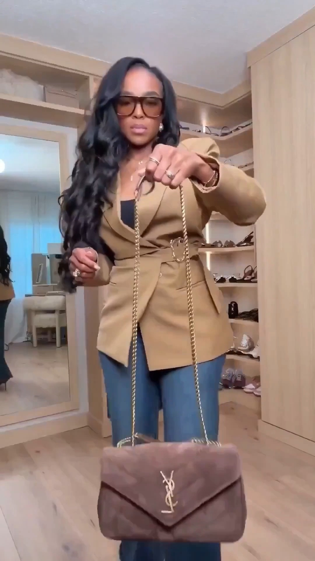 ✨ One Base, Styled Multiple Ways

This is exactly why I invest in pieces that work overtime. One strong base outfit styled from elevated everyday to night-out polished makes the cost per wear drop fast. When a piece moves this easily through your closet, it stops feeling like a splurge and starts making sense as a long-term wardrobe strategy.

Perfect for:
• Workdays
• Dinners
• Events
• Effortlessly polished plans

📏 Sizing:
Top: Small
Bottoms: 4 Long / 27 Long
Shoes: True to size

Measurements:
5’4” · 138 lbs · 34D · 27” waist · 40” hips

Save this post for later.

Versatile wardrobe staples styled multiple ways, cost-per-wear mindset, elevated everyday outfits, long-term closet essentials, effortless polished style.

Follow me on Instagram and YouTube @kirasfashionfinds

#LTKootd #LTKPetite #LTKgrwm