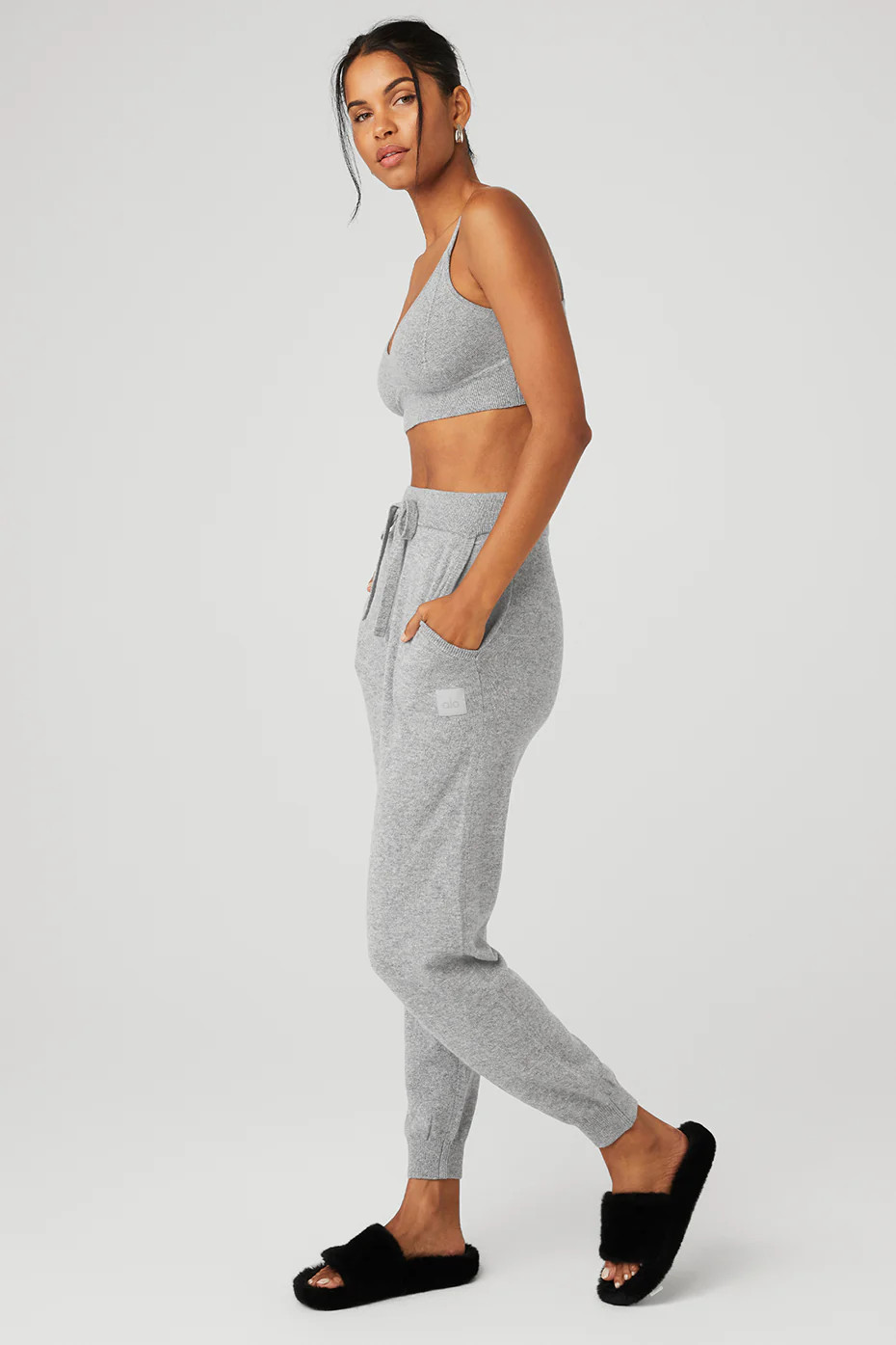 Cashmere Jet Set Bra & Cashmere Jet Set Pant Set | Alo Yoga (US)