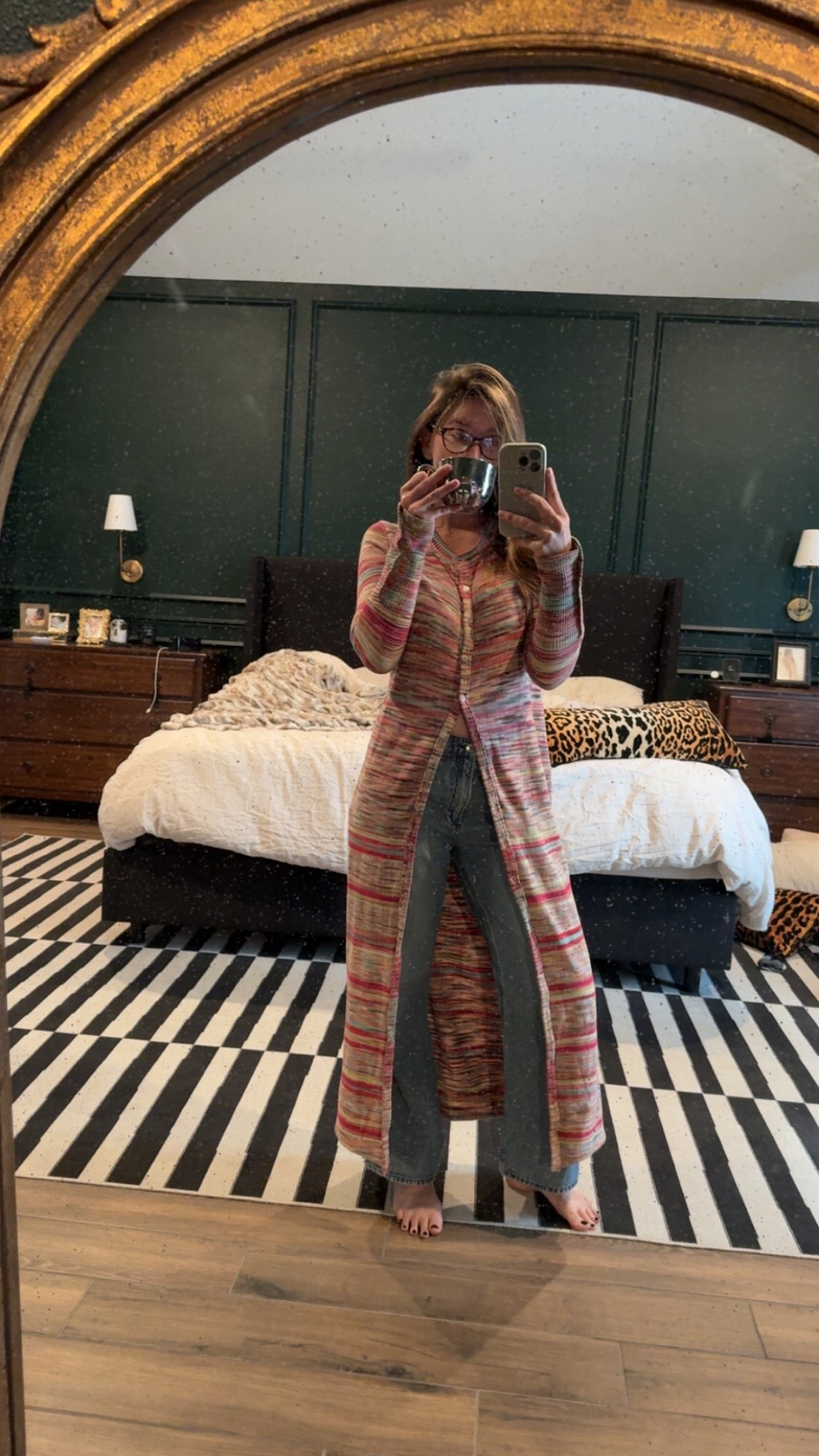 Comfy long cardigan! Low rise sweatpants jeans and the ultimate chrome coffee cup 

#LTKootd #LTKSpringSale #LTKmomlife