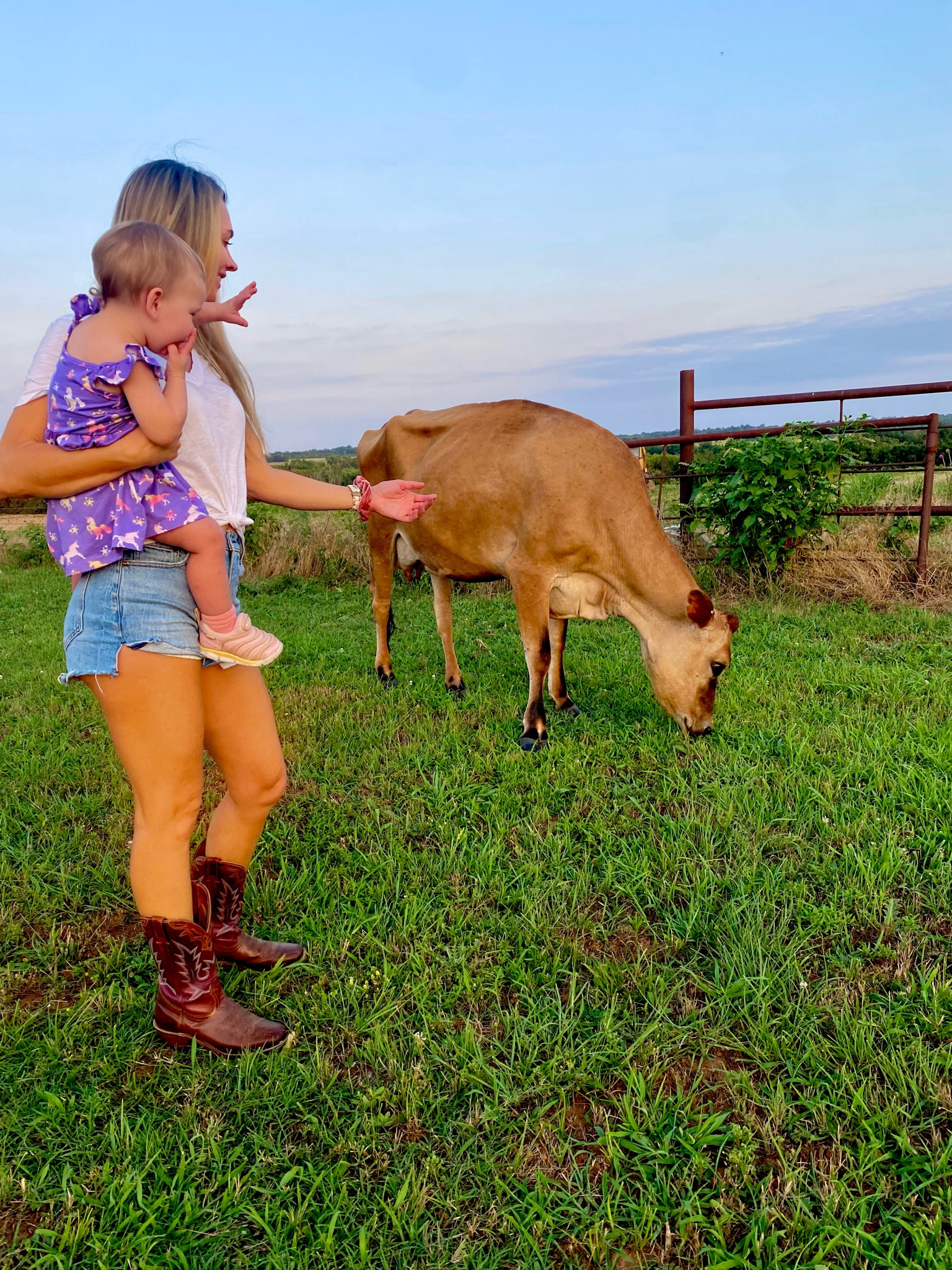Abercrombie SALE! 25% off all denim! 😍💯 #jeans #shorts #sale #abercrombie #cutoffs #denim 

#LTKFindsUnder100 #LTKSaleAlert #LTKxAF