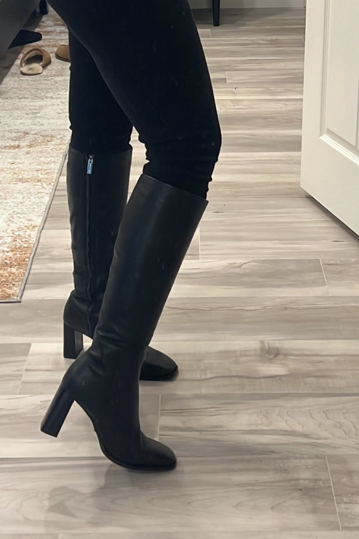 Heeled boots 👢 