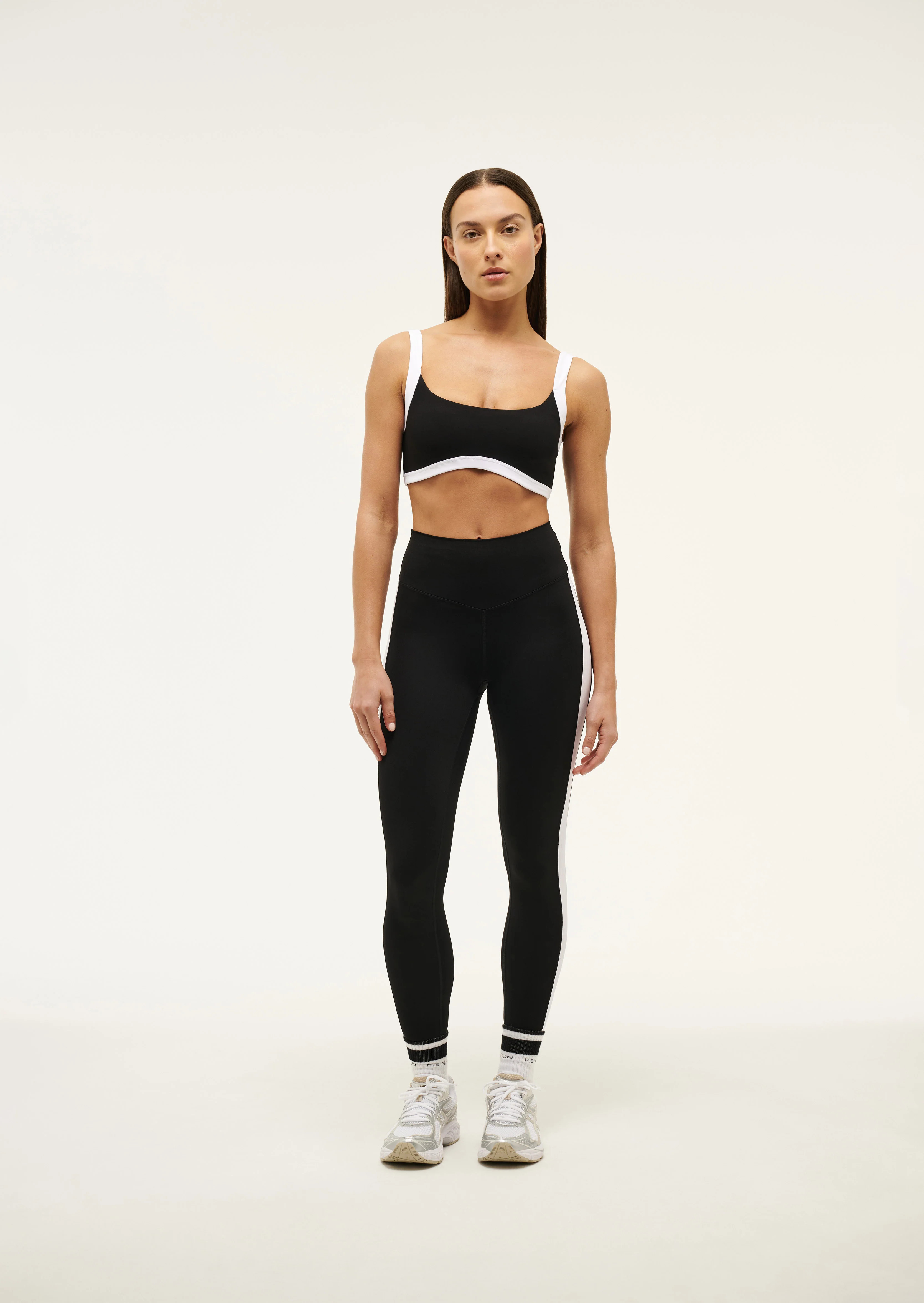 FREE PLAY 2 FULL LENGTH LEGGING IN BLACK & OPTIC WHITE, XL | P.E Nation US